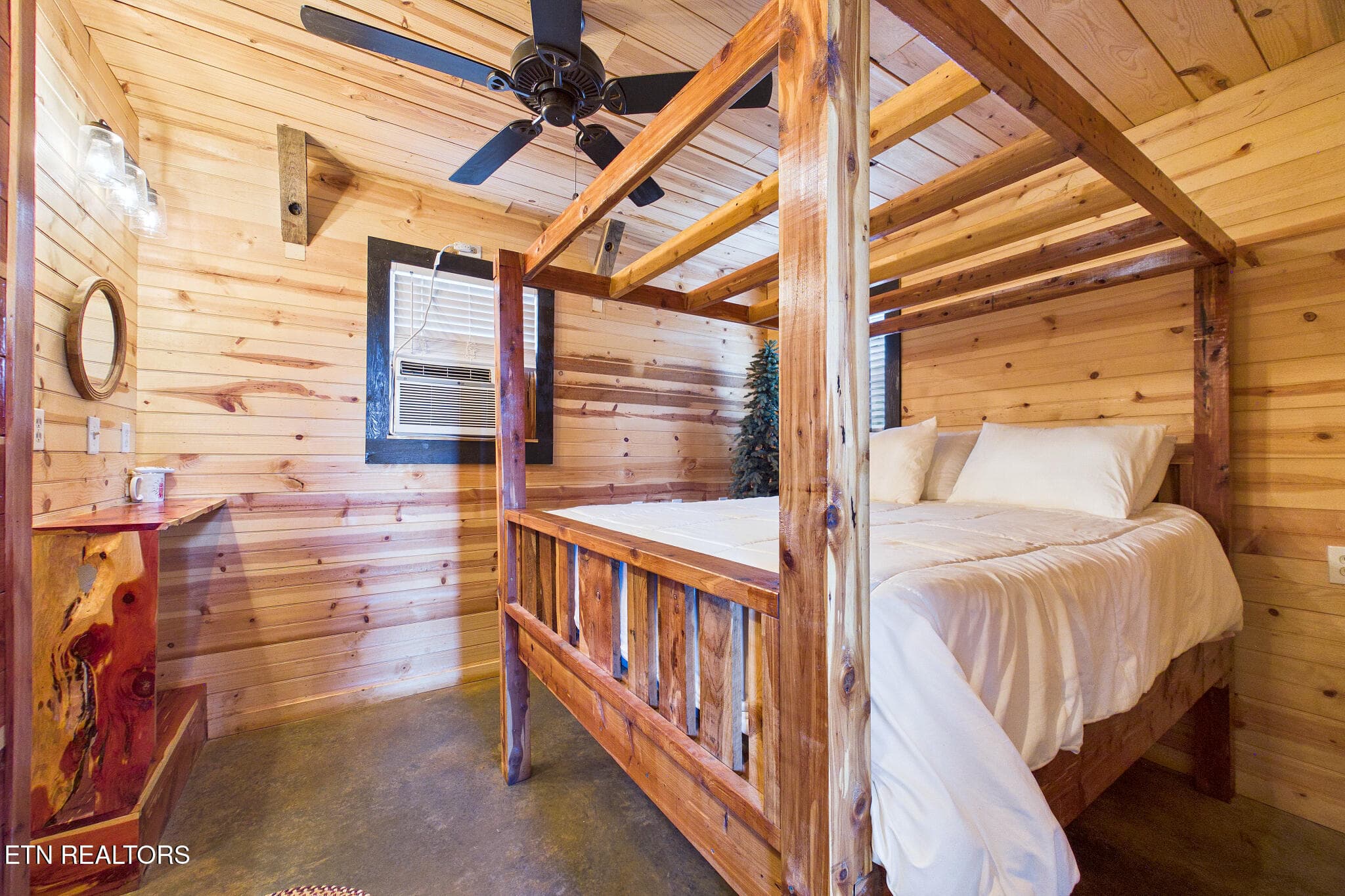 Master - 365 County Road 38, Riceville, TN 37370, Riceville