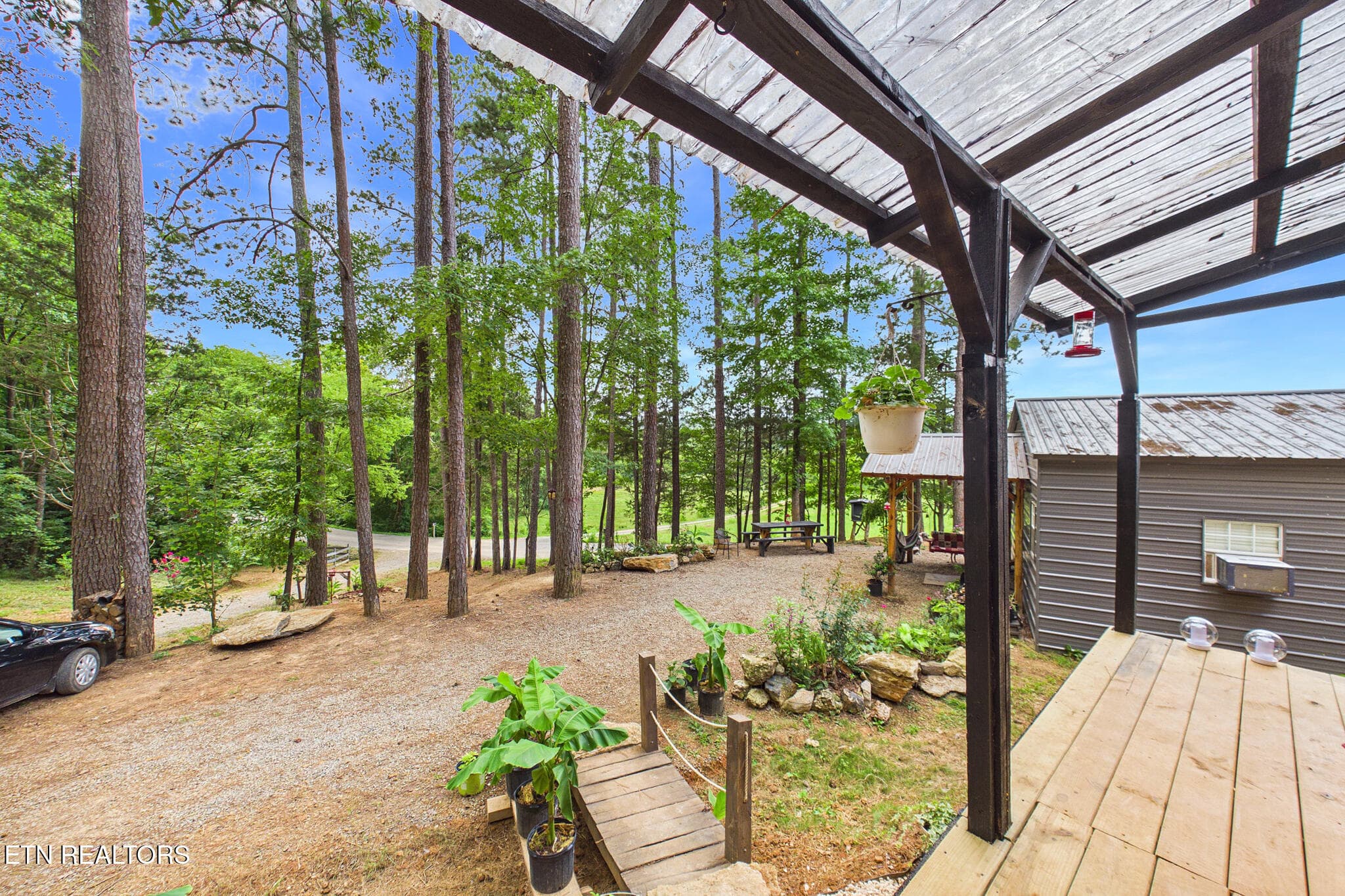 Garage Patio - 365 County Road 38, Riceville, TN 37370, Riceville