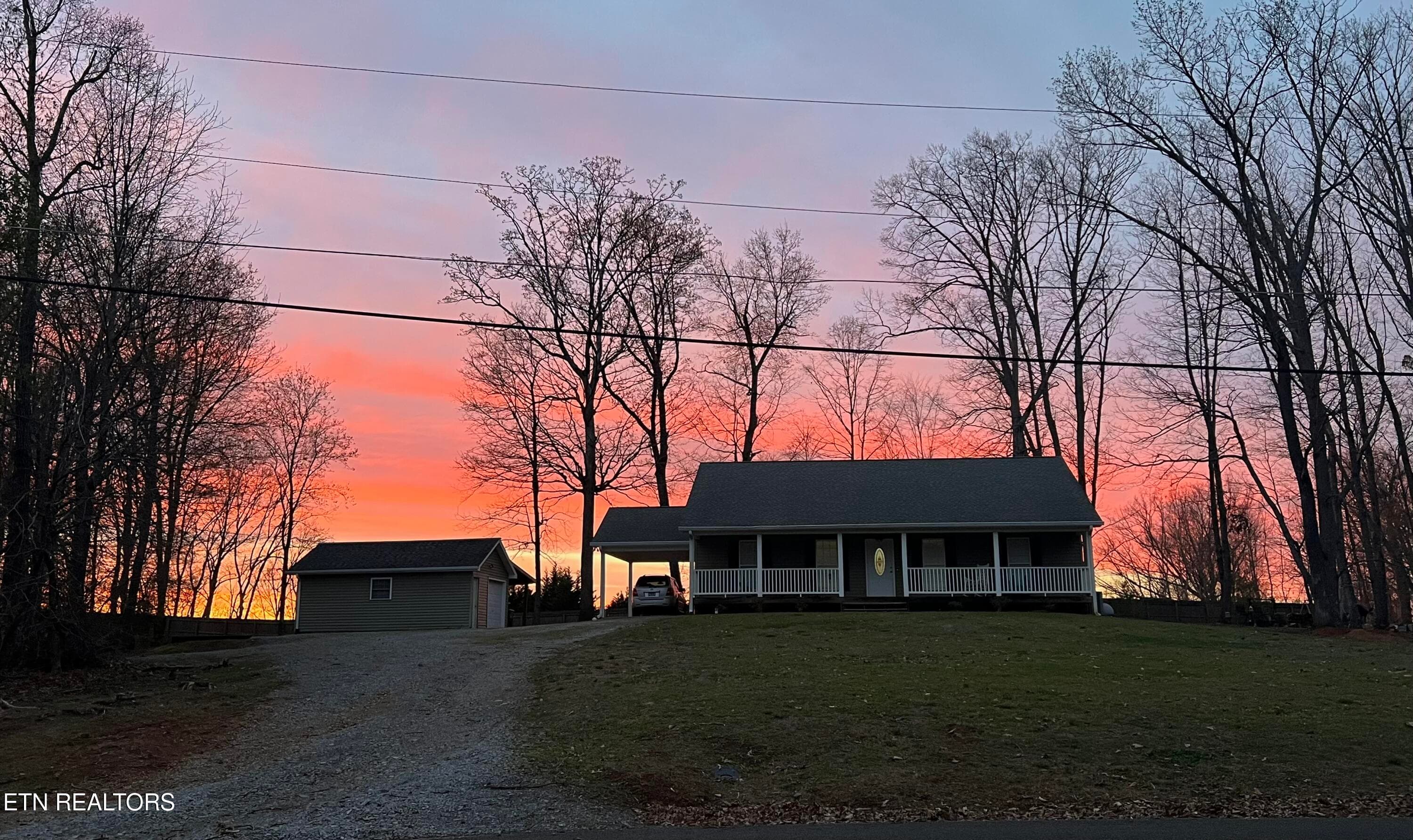 135 Central Ave, Benton, TN 37307