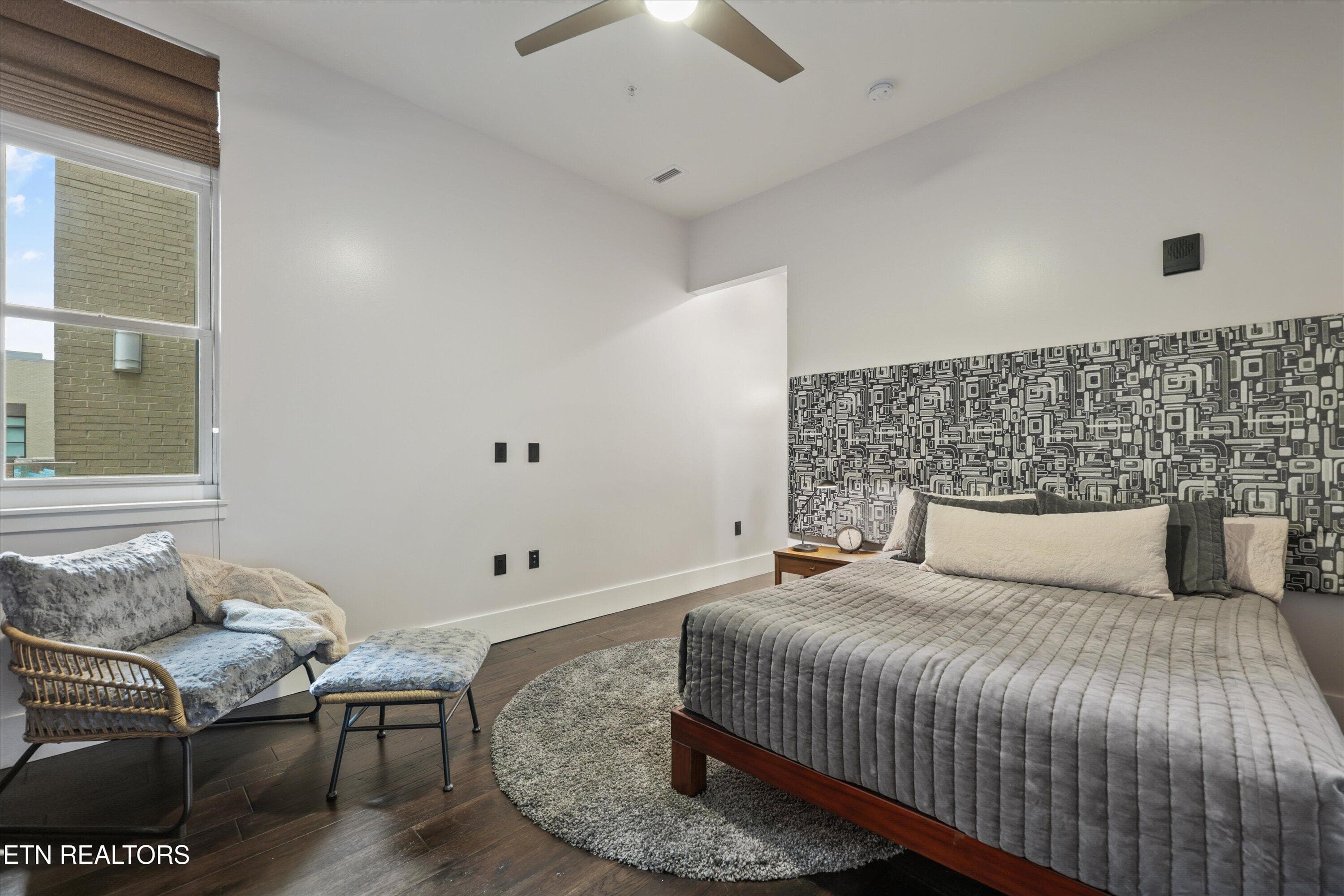 Guest Bedroom - 333 W Depot Ave 602, Knoxville, TN 37917, Knoxville