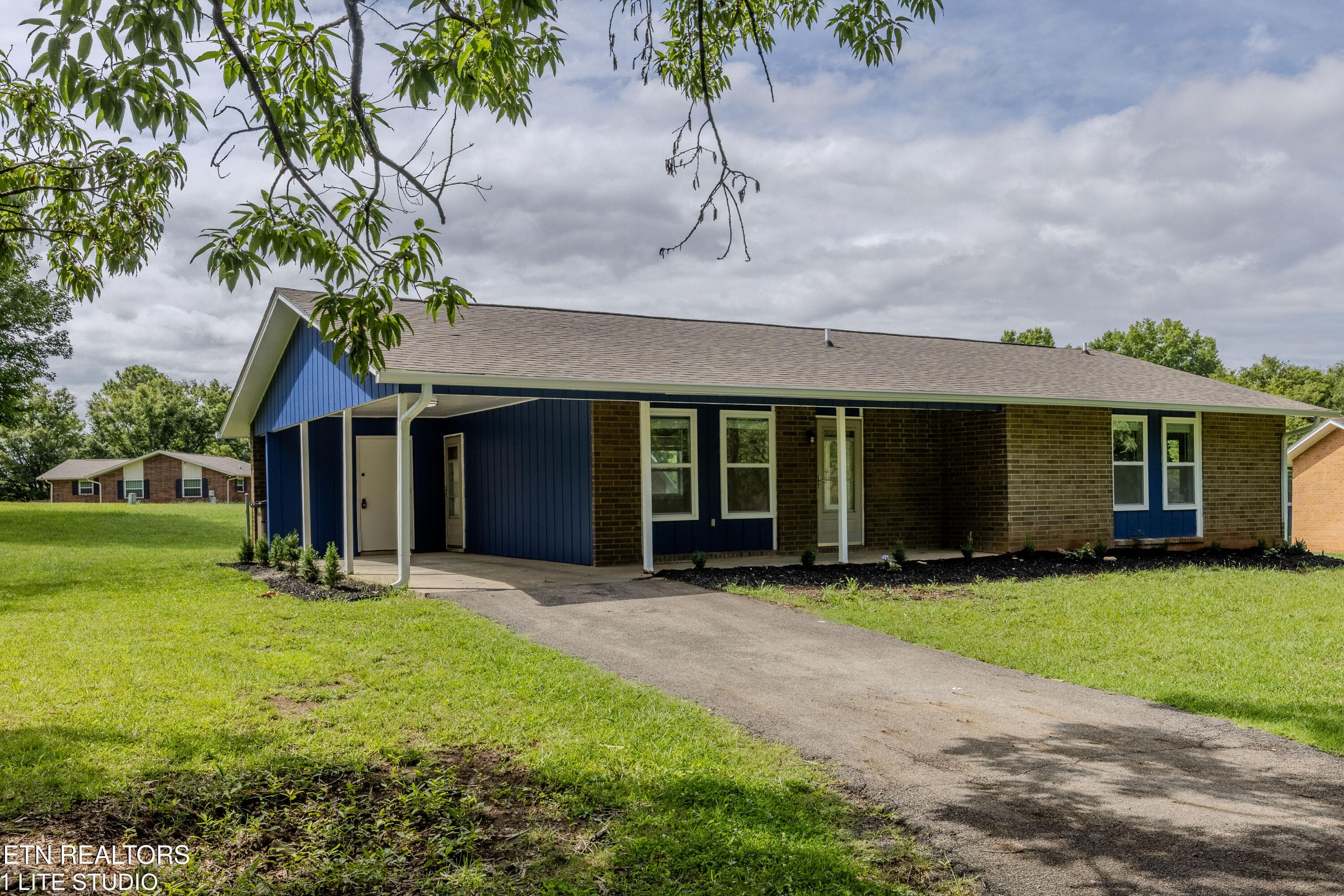1658 Laurans Ave, Knoxville, TN 37915