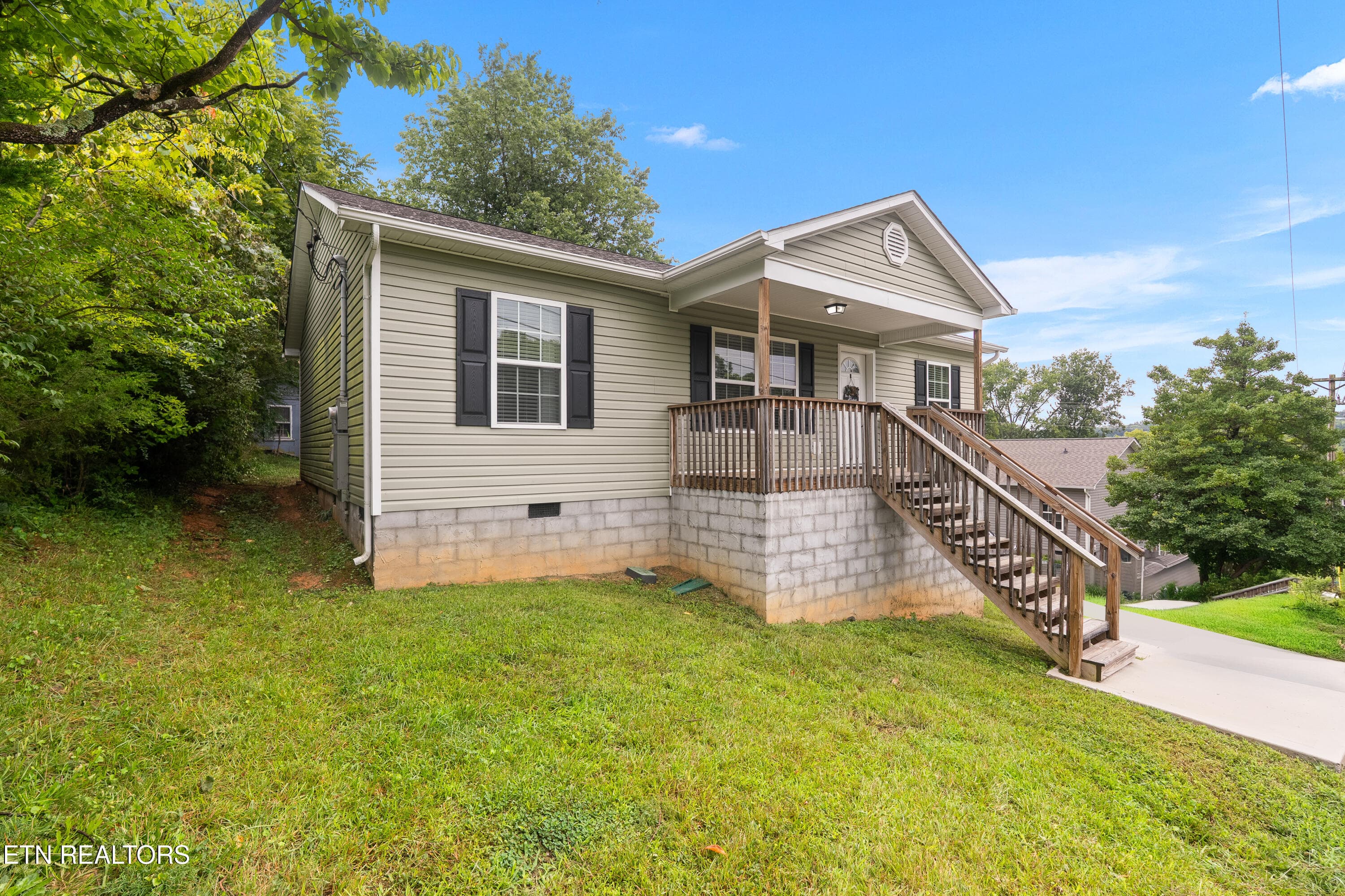 DSC05838 - 1714 Spring Hill Rd, Knoxville, TN 37914