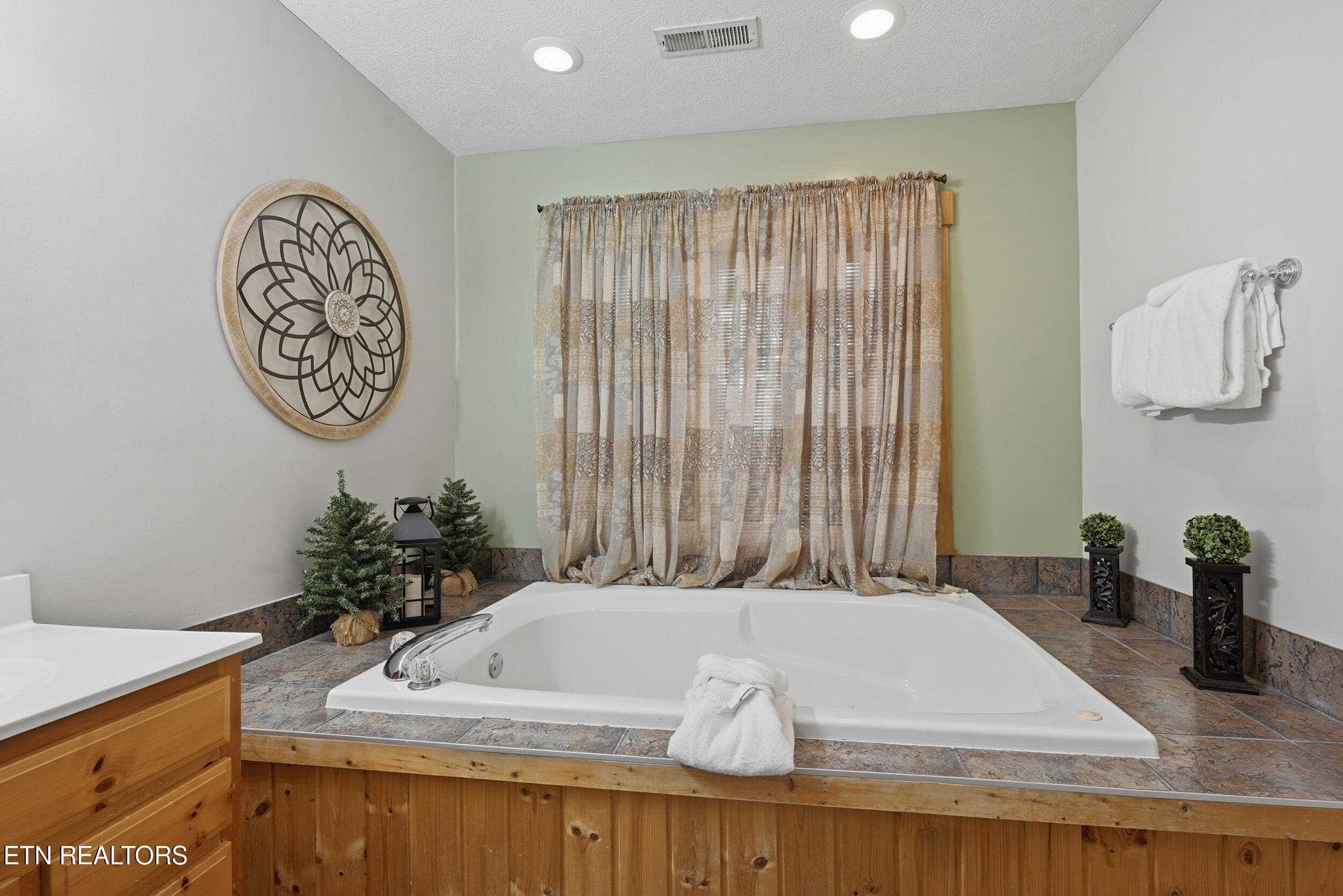 Bathroom-lower level jetted soaking tub - 917 Pine Cone Way, Gatlinburg, TN 37738, Gatlinburg