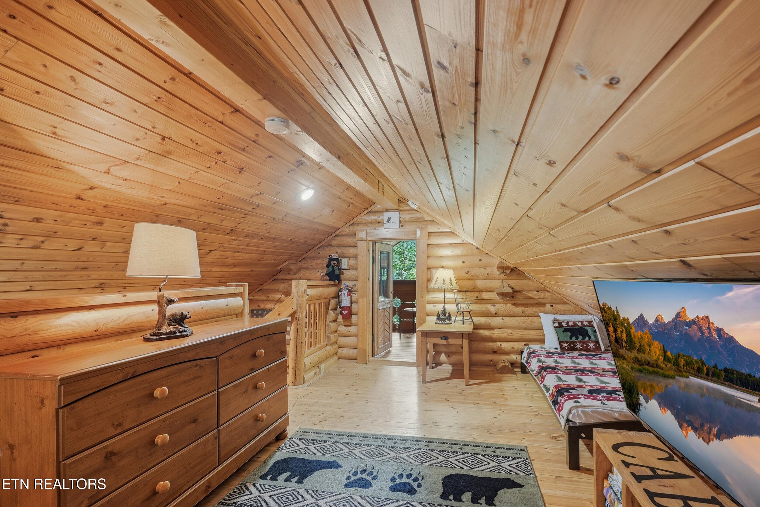 Bedroom 2-loft area - 917 Pine Cone Way, Gatlinburg, TN 37738, Gatlinburg