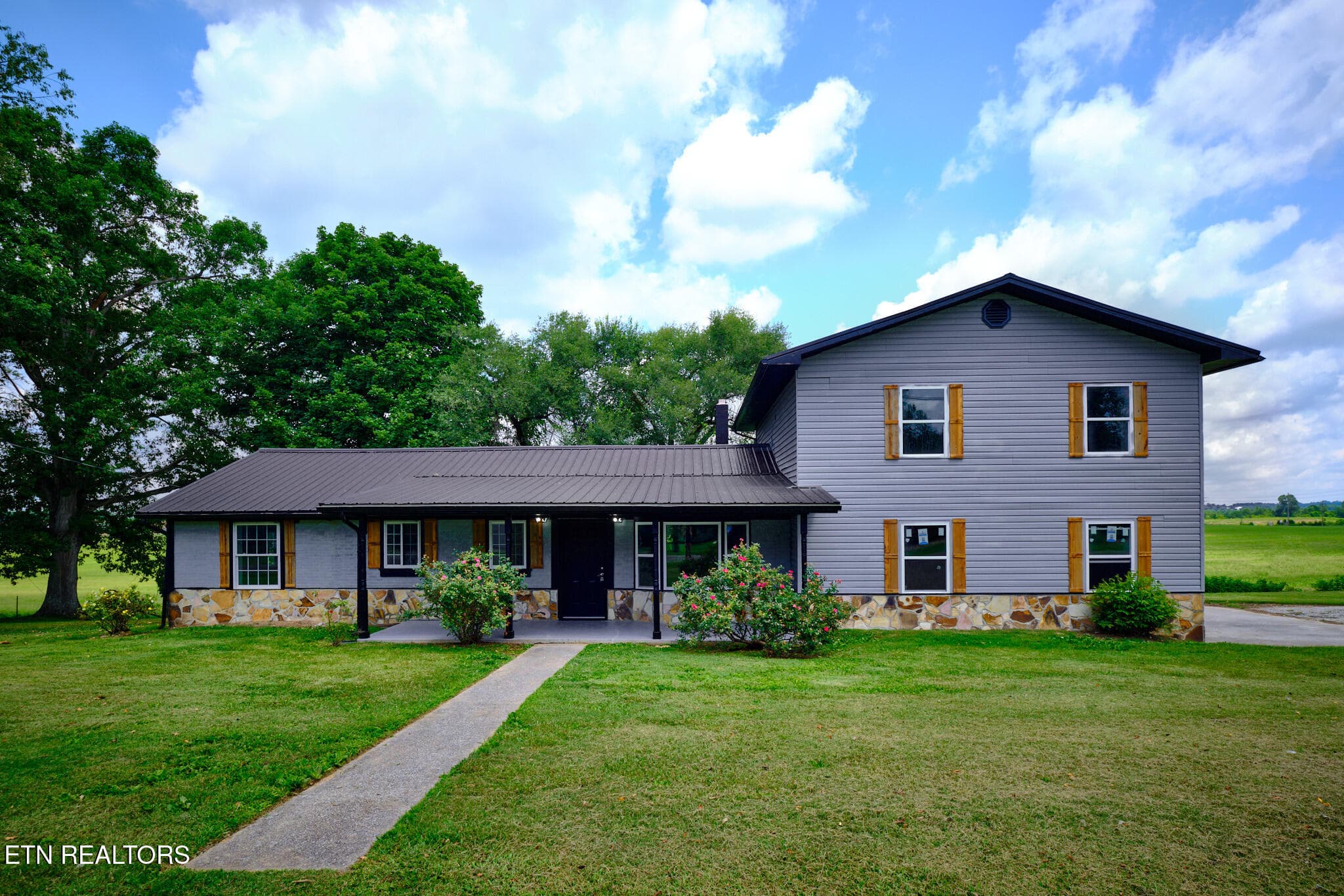560 Rudd Rd, Greenback, TN 37742