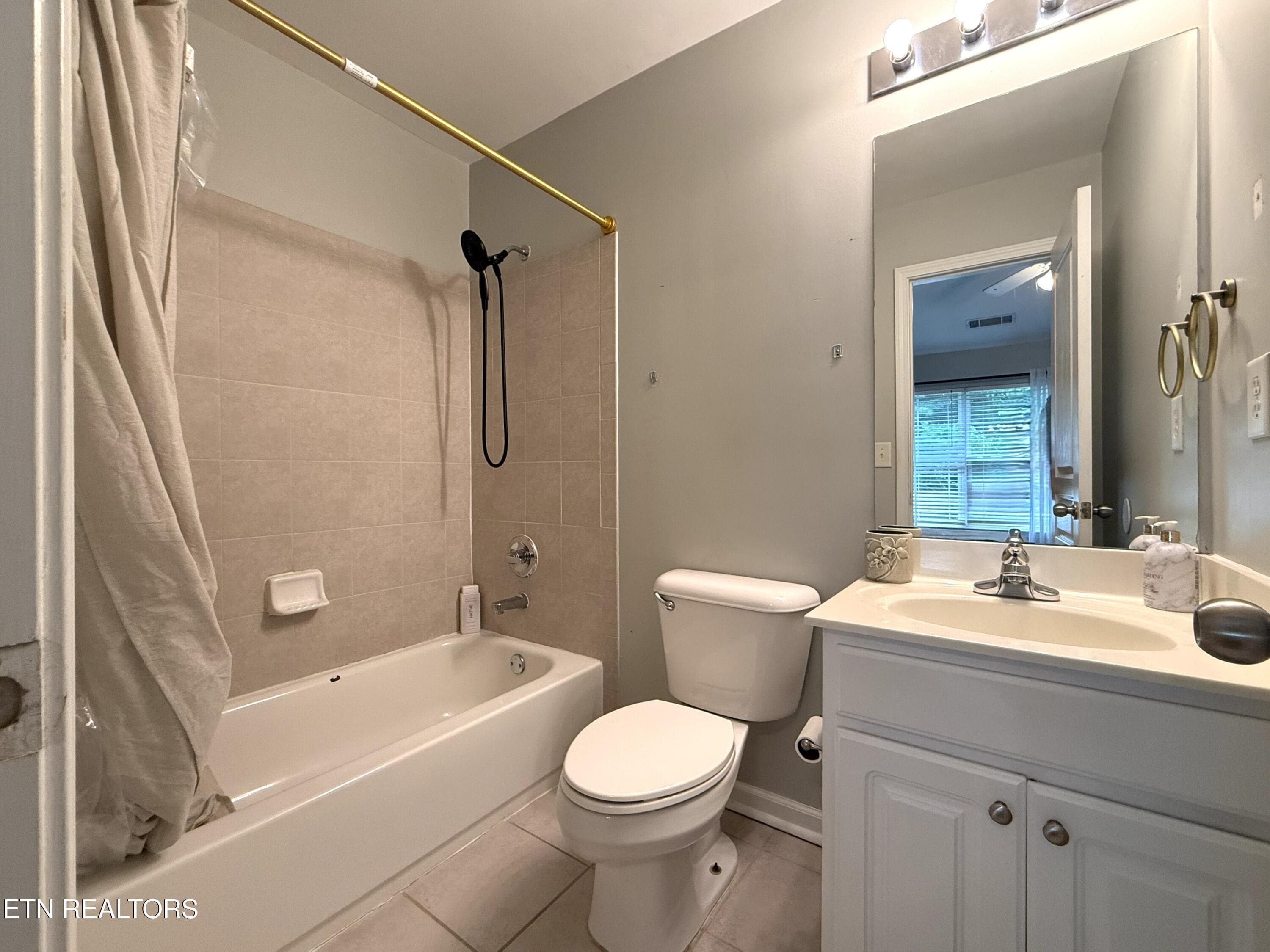 19 - 3914 Cherokee Woods Way 207, Knoxville, TN 37920, Knoxville