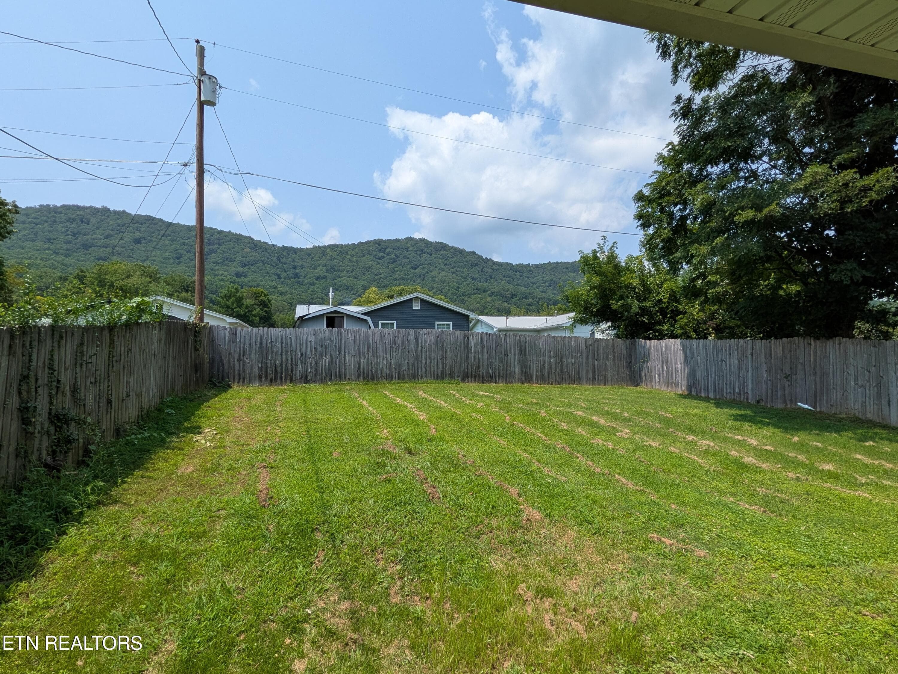 PXL_20260729_182047102 - 712 W Walden St, LaFollette, TN 37766, LaFollette