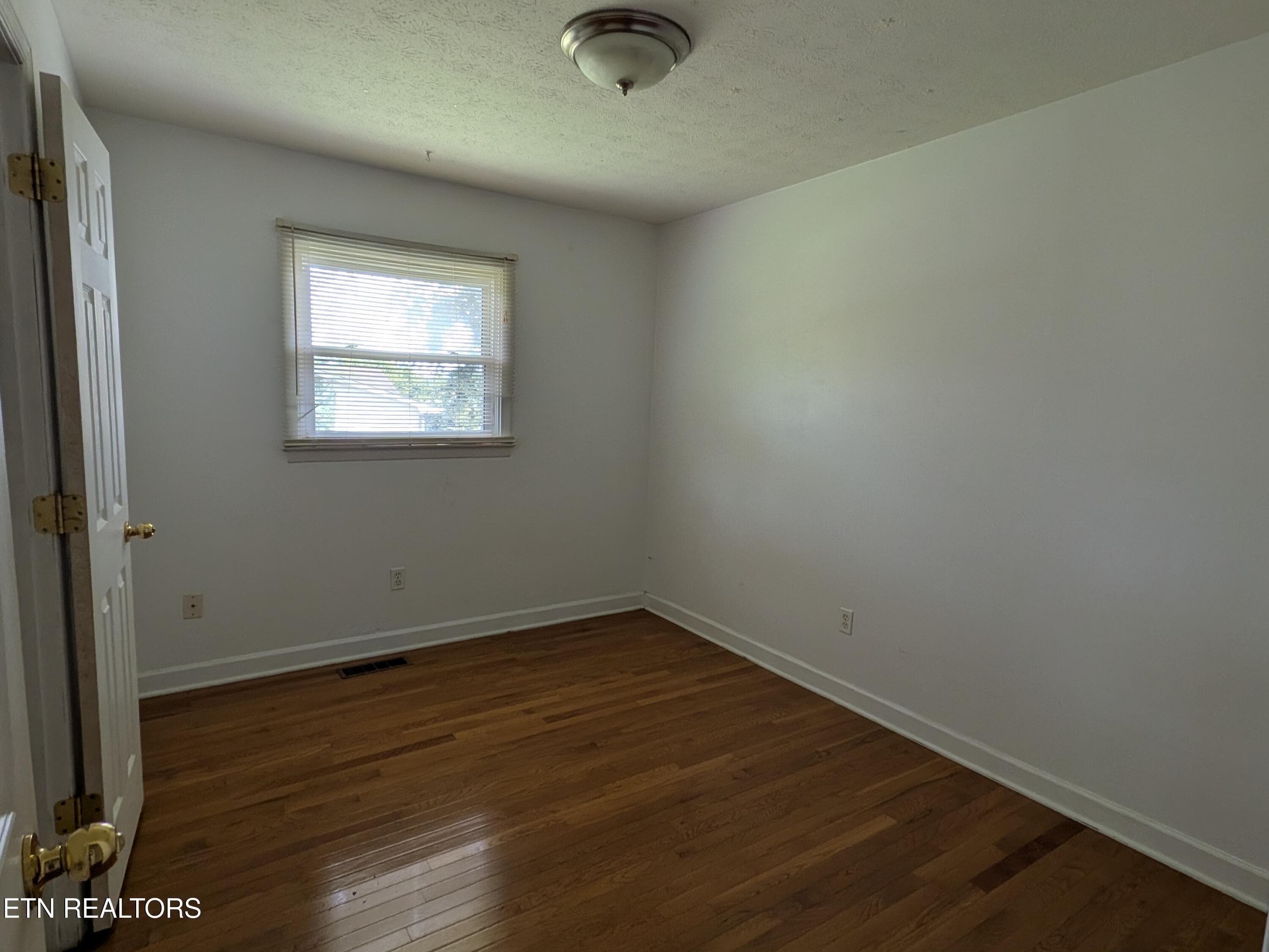 PXL_20260729_182012633 - 712 W Walden St, LaFollette, TN 37766, LaFollette