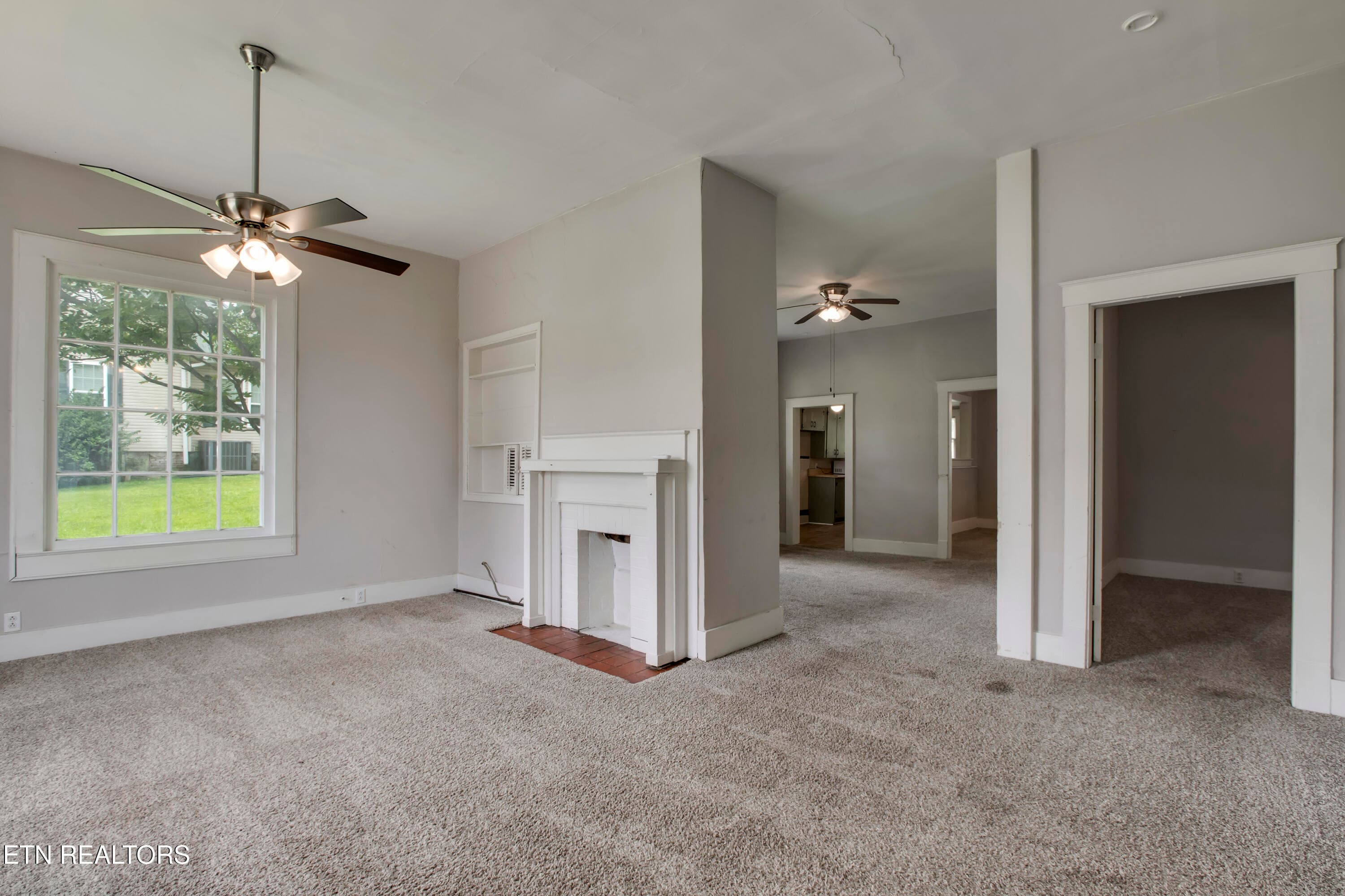 07_OhioAvenue_914_Living01 - 914 Ohio Ave, Etowah, TN 37331