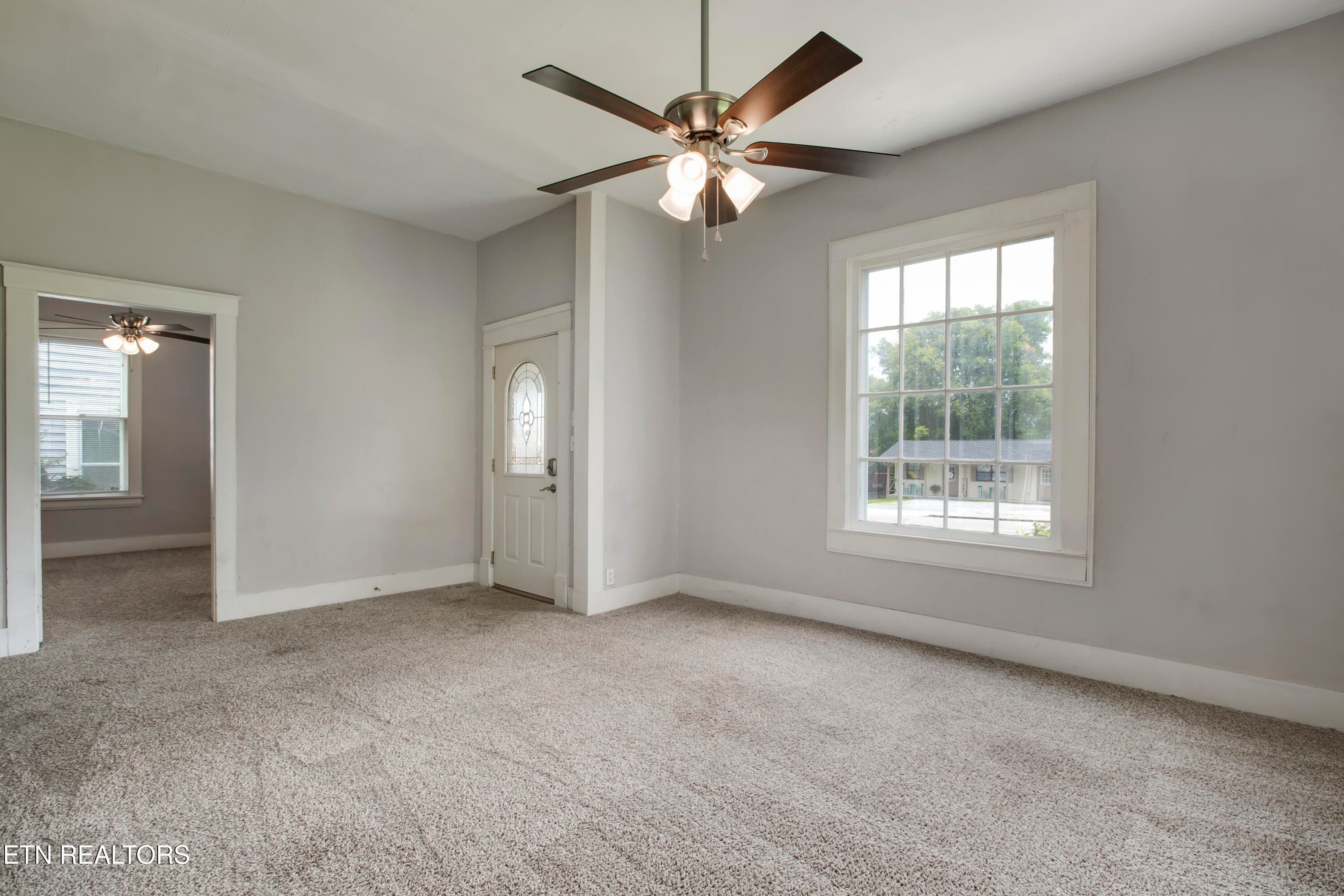 09_OhioAvenue_914_Living03 - 914 Ohio Ave, Etowah, TN 37331
