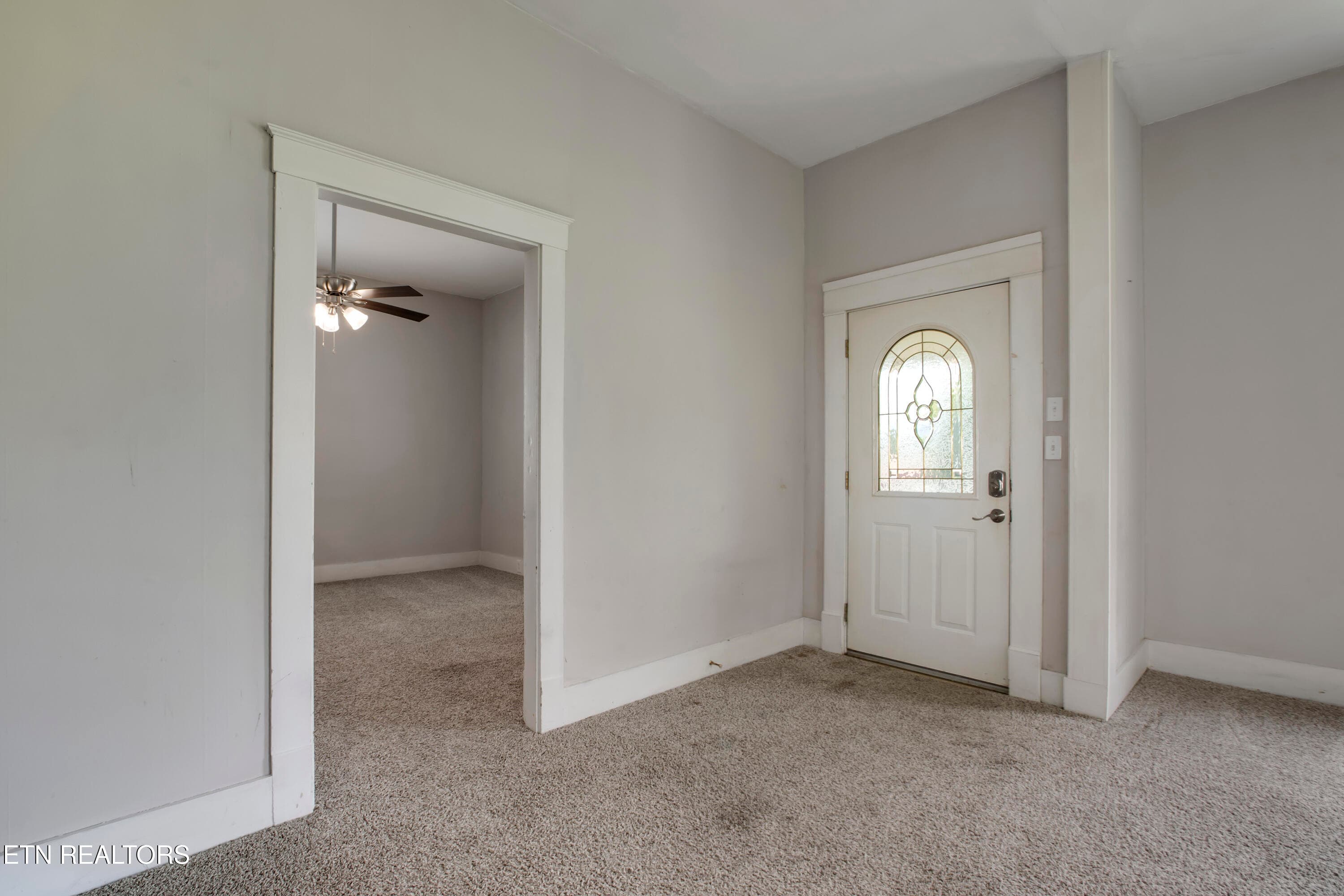 11_OhioAvenue_914_Bedroom1-MainEntries - 914 Ohio Ave, Etowah, TN 37331
