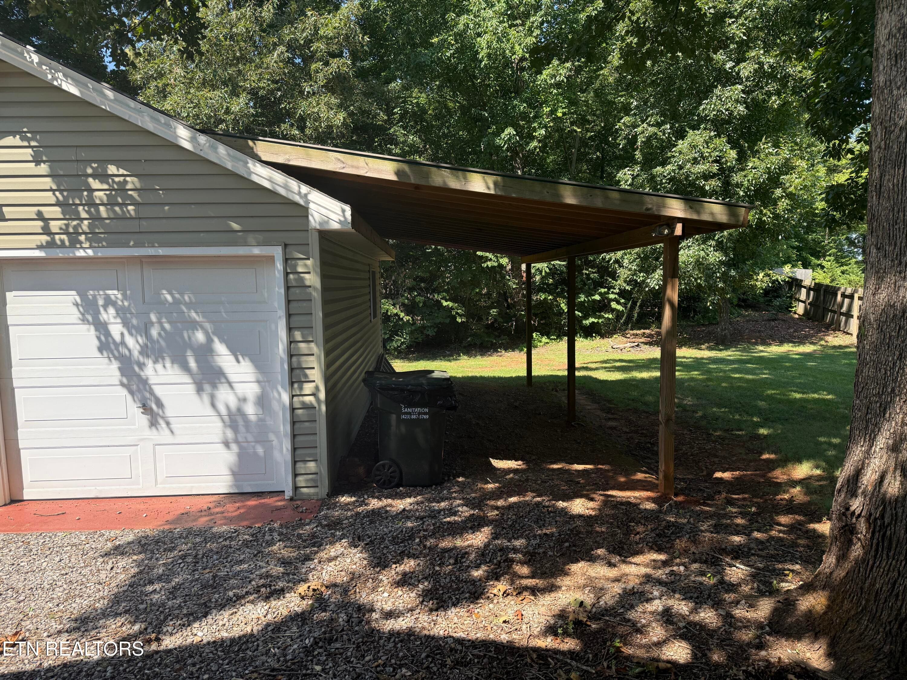Outdoor Covered Storage - 135 Central Ave, Benton, TN 37307, Benton