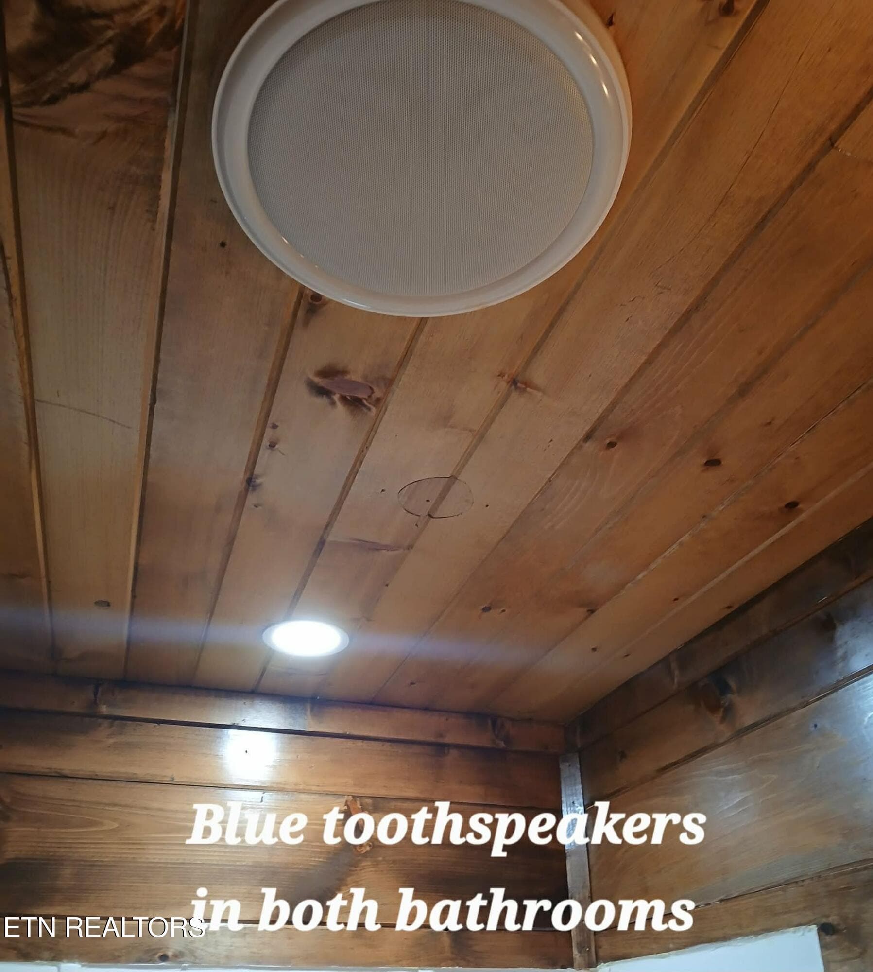 Messenger_creation_73E412E7-39B2-4CBE-A0 - 120 Johnson Rd, Mooresburg, TN 37811