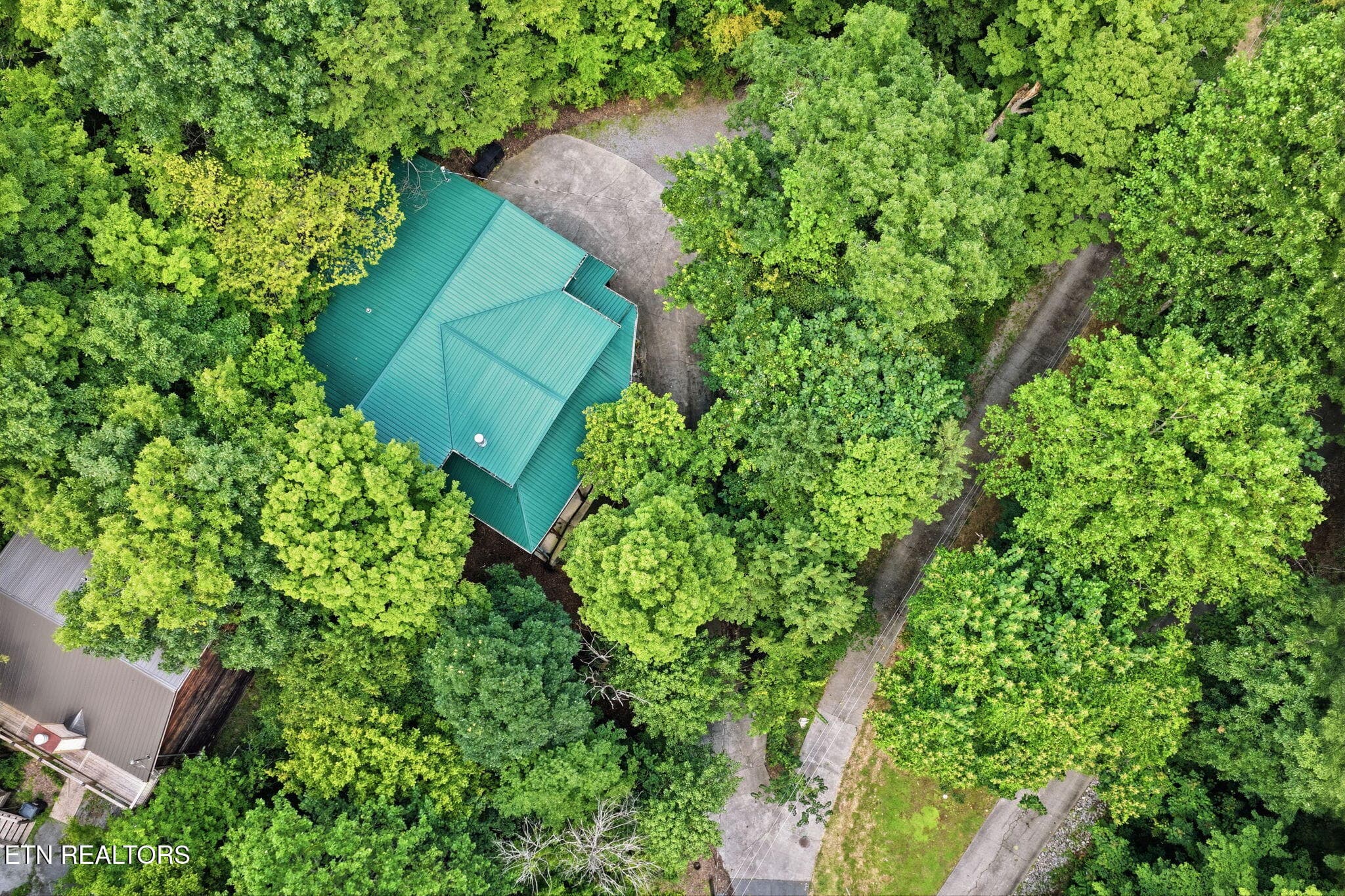 10-web-or-mls-008_DJI_20260729154708_020 - 2202 Applewood Rd, Sevierville, TN 37862, Sevierville