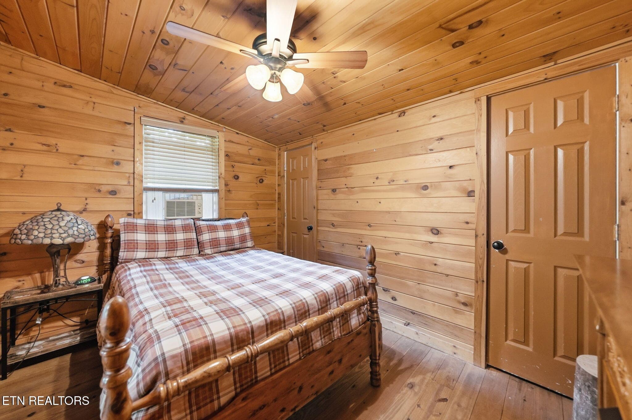 39-web-or-mls-038_DSC02591 - 2202 Applewood Rd, Sevierville, TN 37862, Sevierville