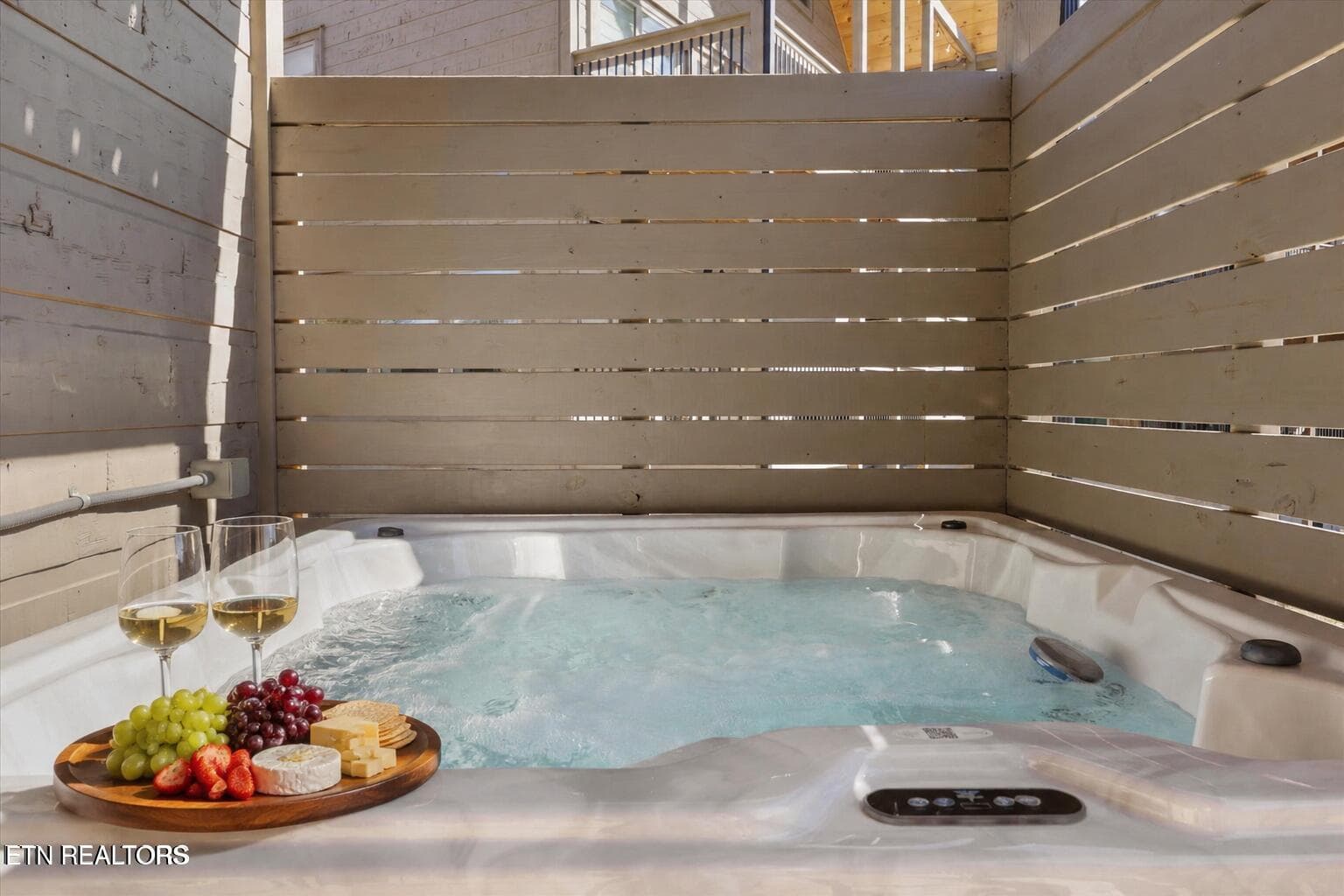 Sequoia2hottub* - 2872 Sequoia Rd, Pigeon Forge, TN 37863