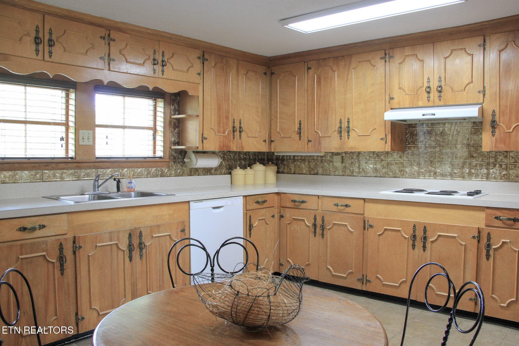 Kitchen - 301 W Crawford Ave, Monterey, TN 38574, Monterey