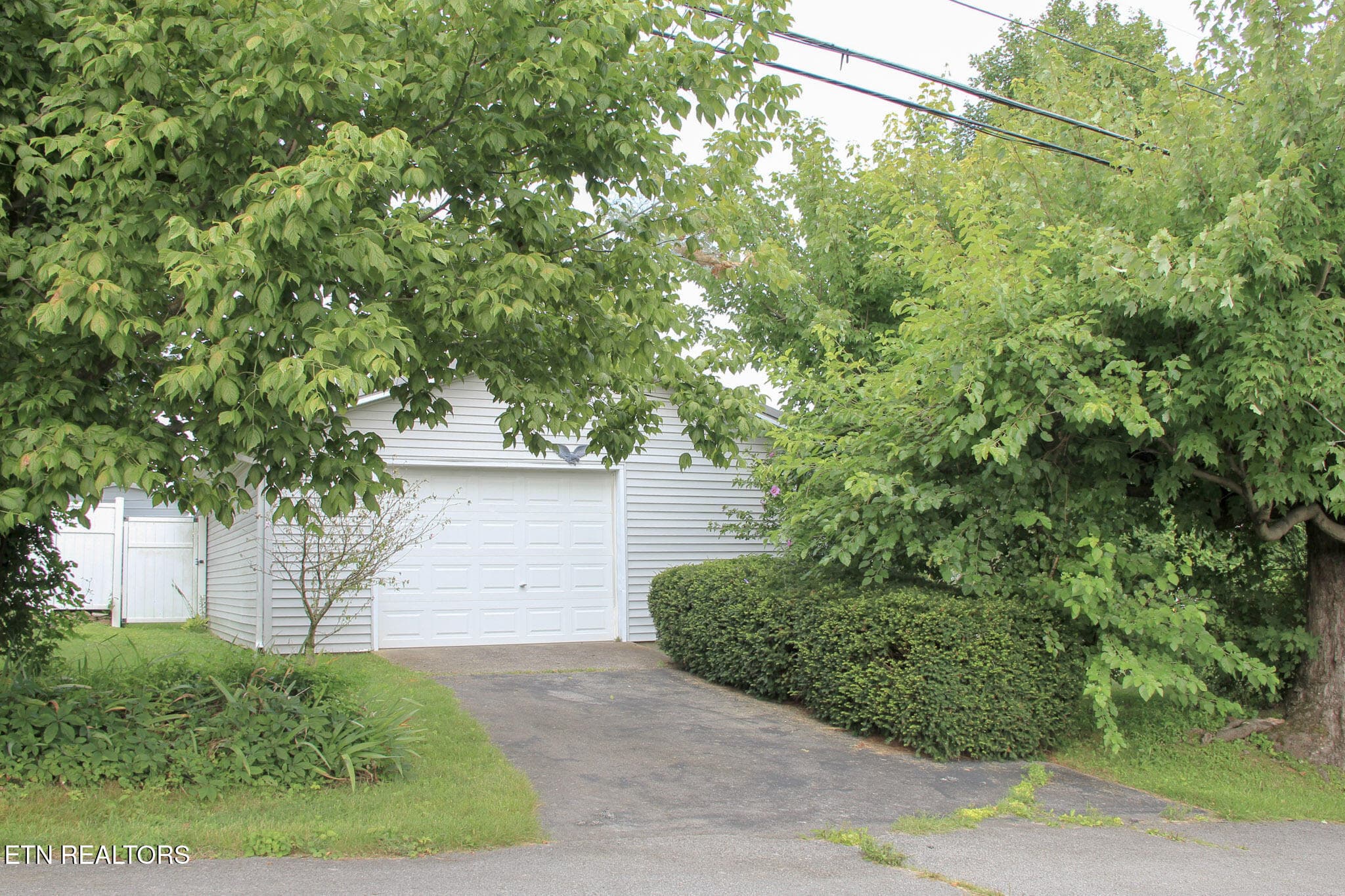 Garage/Shop - 301 W Crawford Ave, Monterey, TN 38574, Monterey