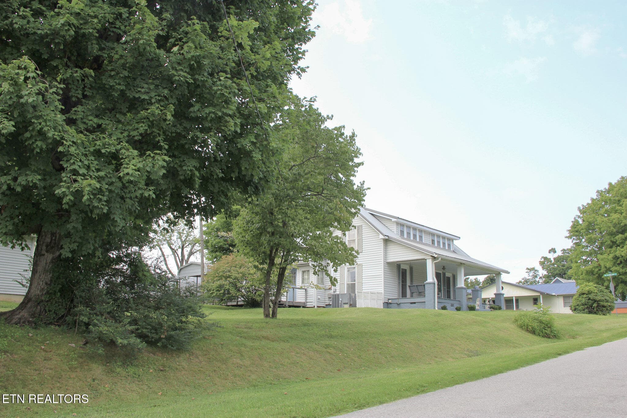 Side View - 301 W Crawford Ave, Monterey, TN 38574, Monterey