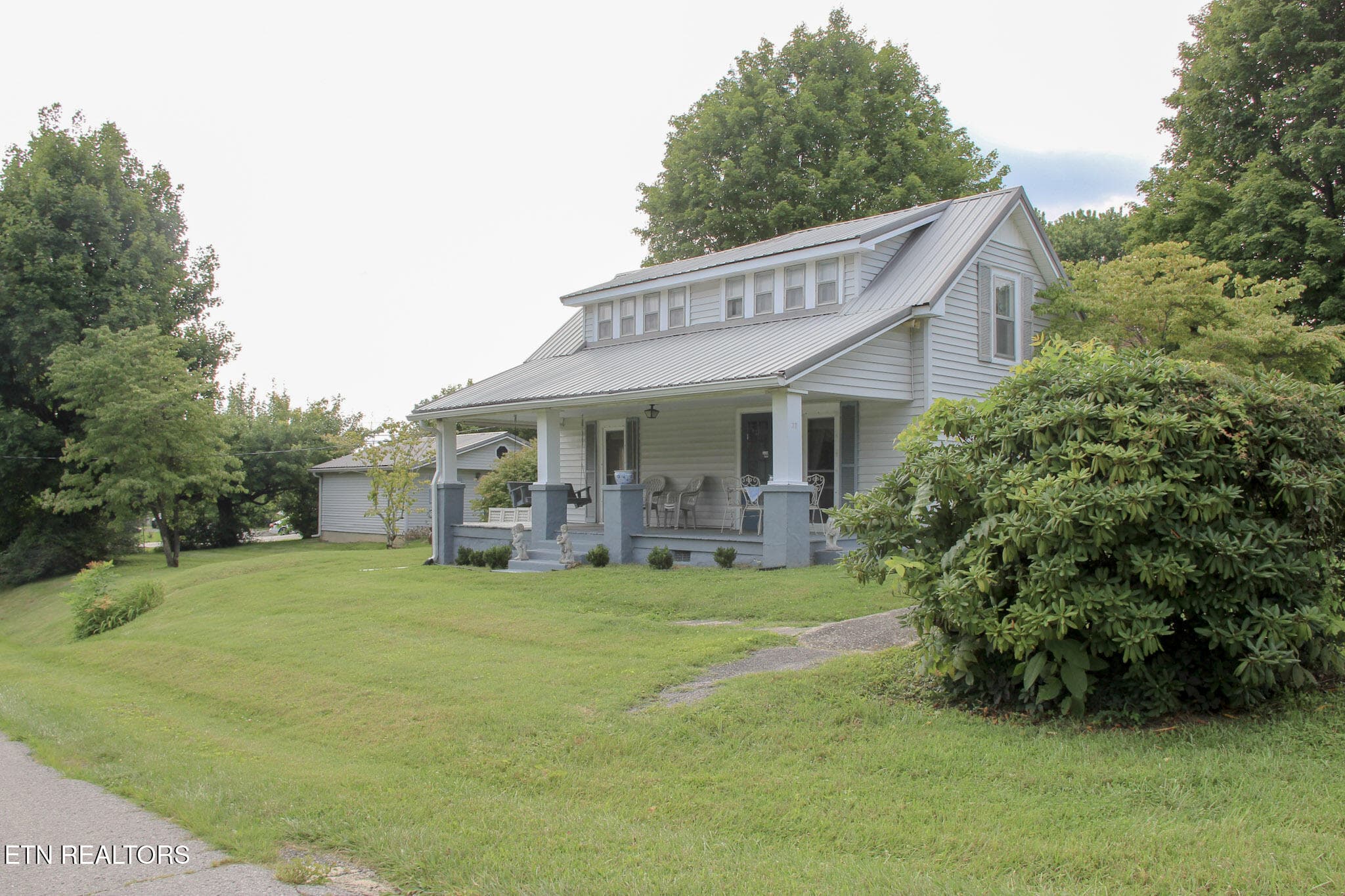 Front of House - 301 W Crawford Ave, Monterey, TN 38574, Monterey