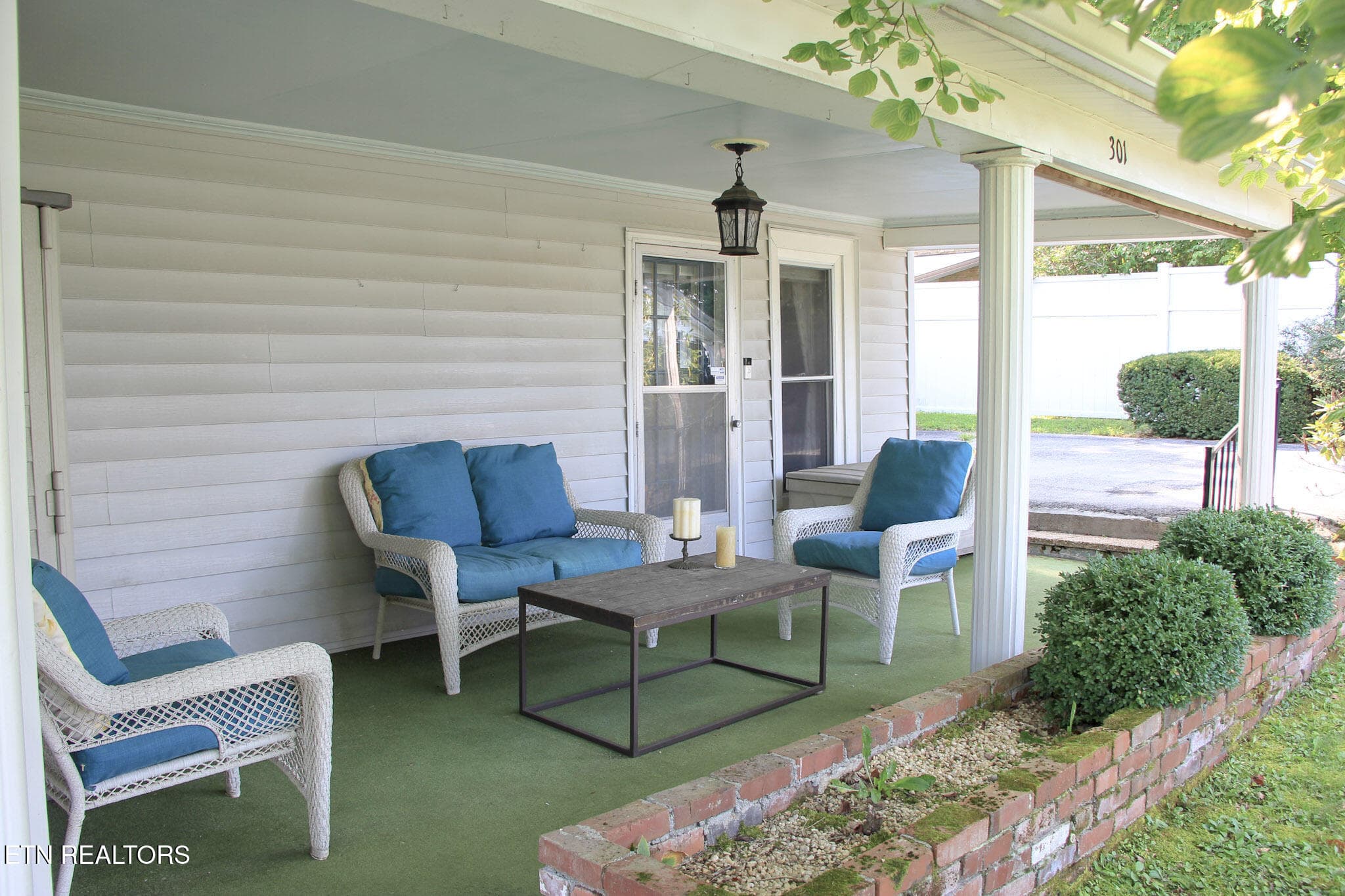 Side Porch - 301 W Crawford Ave, Monterey, TN 38574, Monterey