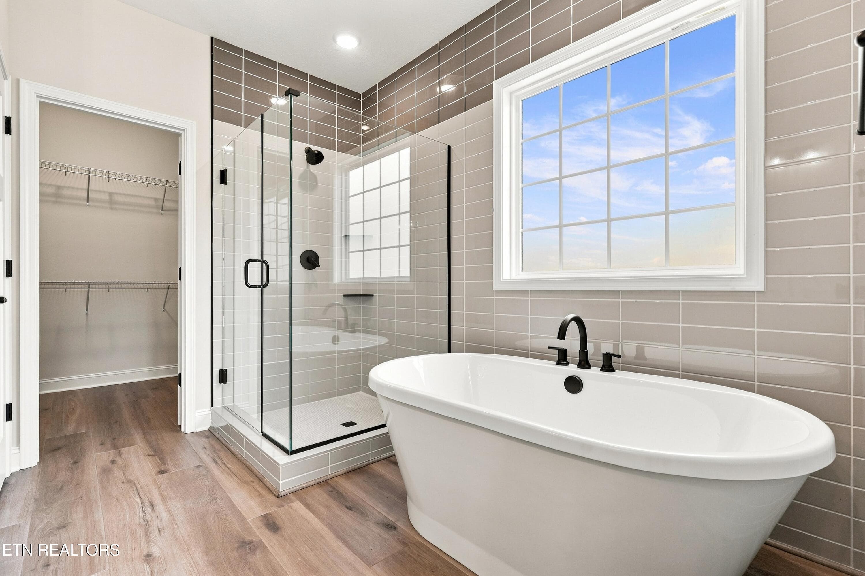 Main Level Ensuite - 1894 Hickory Reserve Rd, Knoxville, TN 37932, Knoxville
