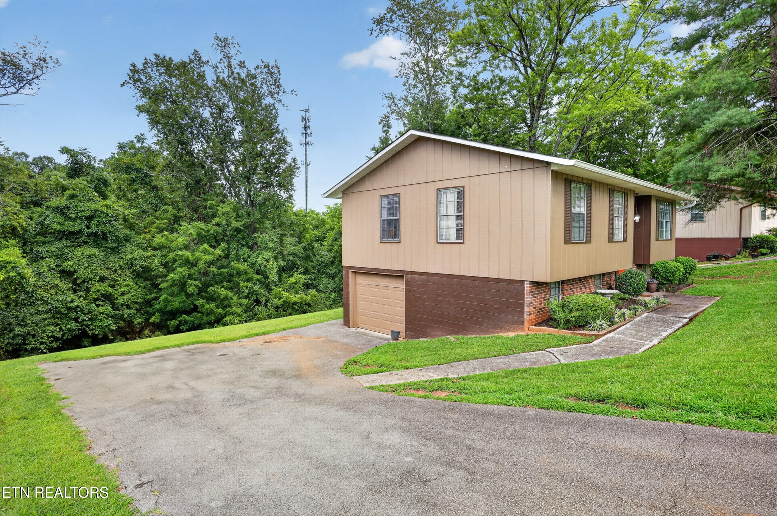 IMG_1030 - 2220 Highland Rd, Maryville, TN 37801