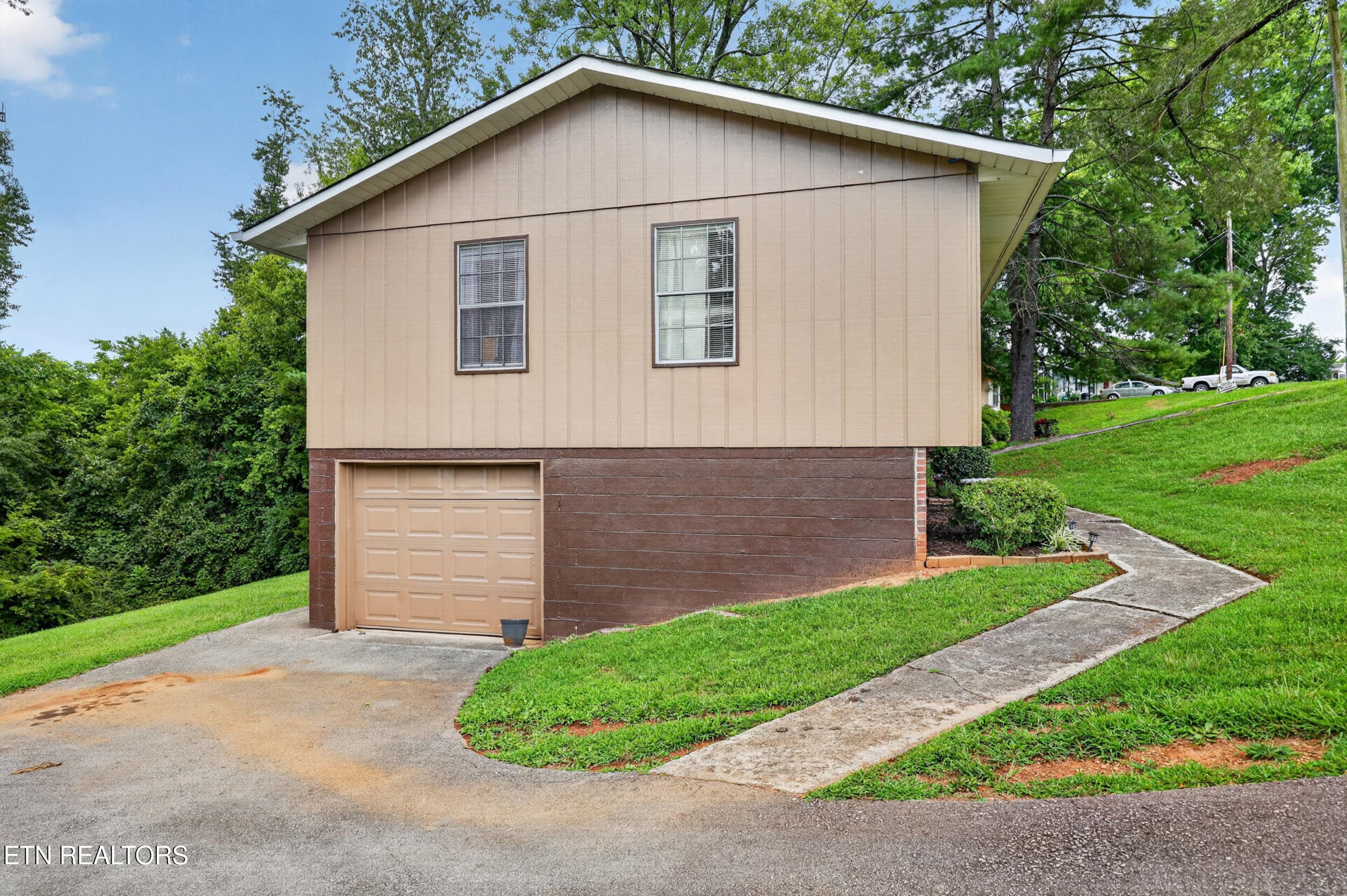 IMG_1031 - 2220 Highland Rd, Maryville, TN 37801