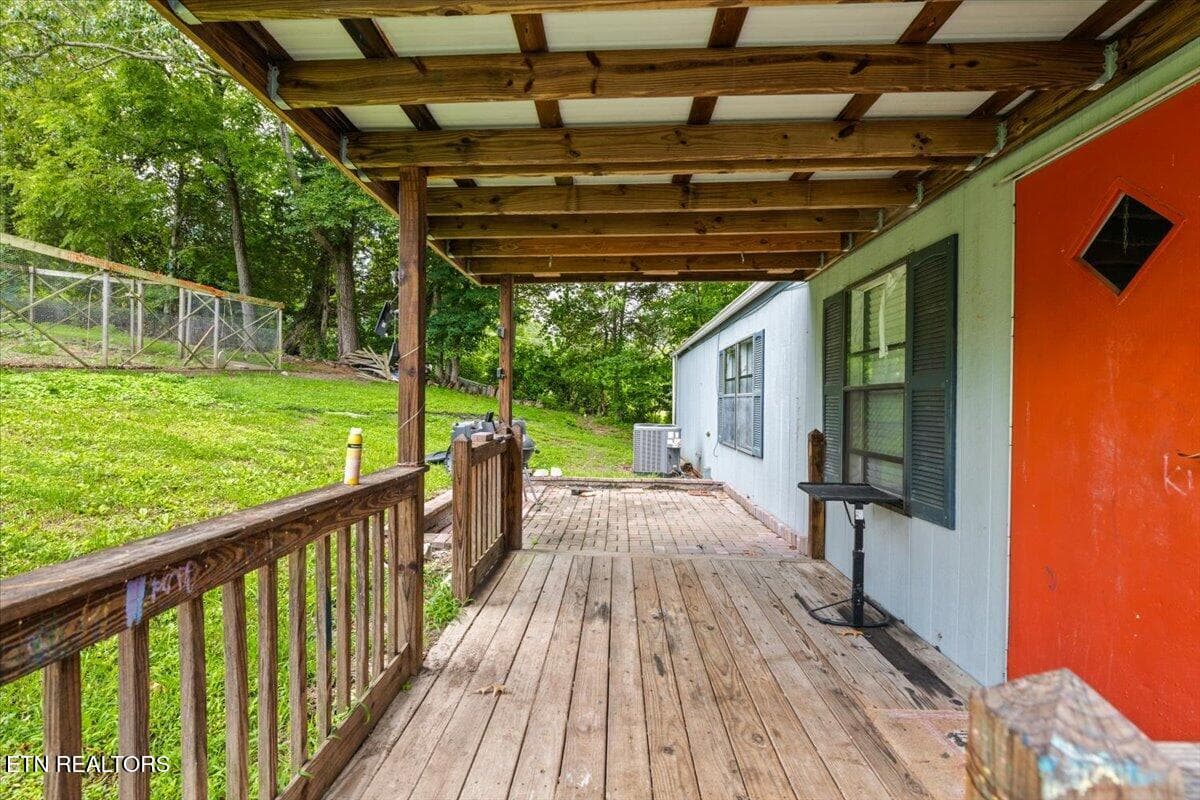 08-166 Andrew Ln - 166 Andrew Lane, Jacksboro, TN 37757