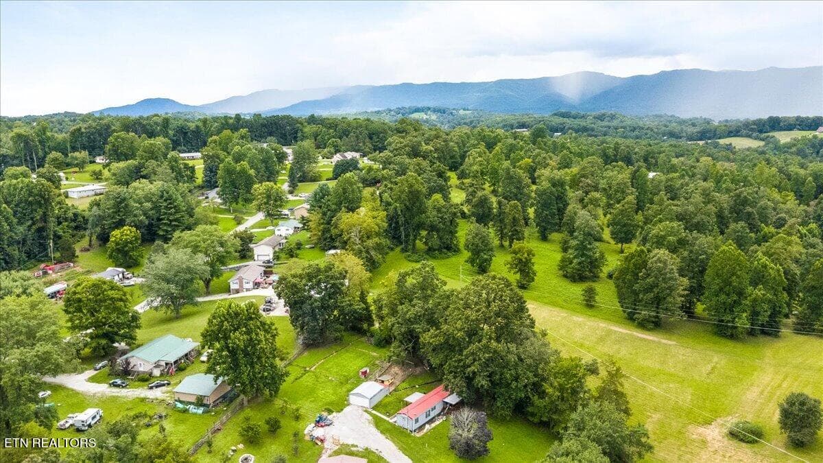 04-166 Andrew Ln - 166 Andrew Lane, Jacksboro, TN 37757