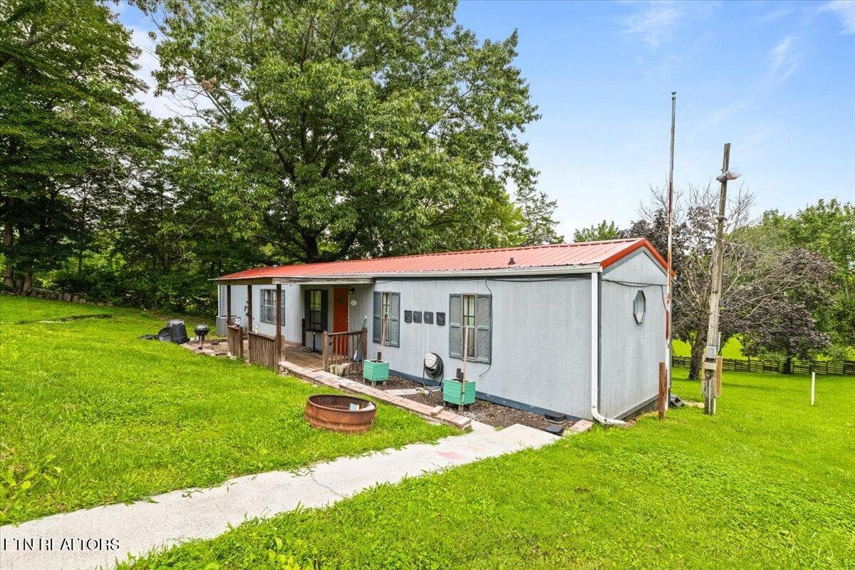 03-166 Andrew Ln - 166 Andrew Lane, Jacksboro, TN 37757