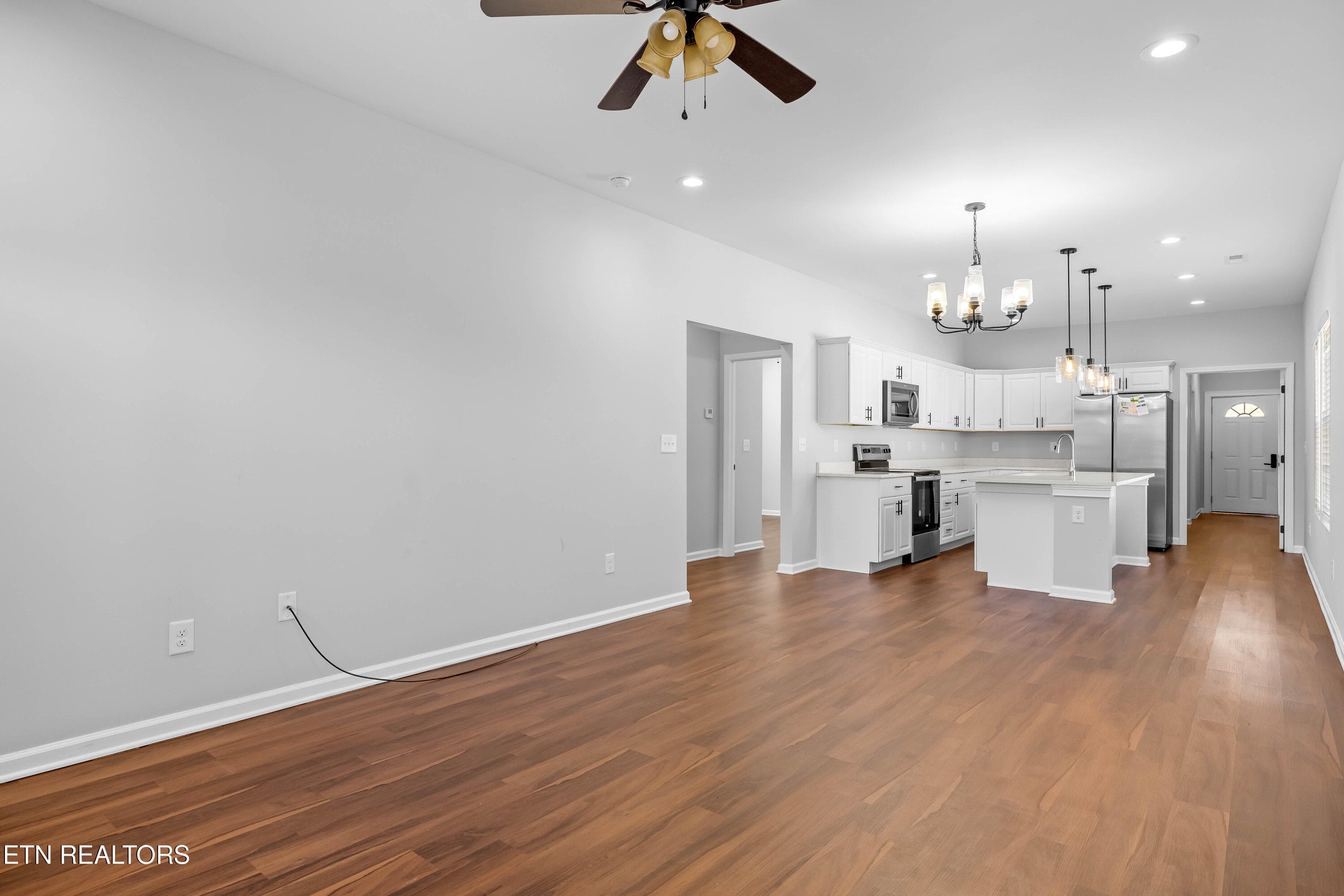 619MidlakeDrNE-3 - 619 NE Midlake Drive, Knoxville, TN 37918, Knoxville