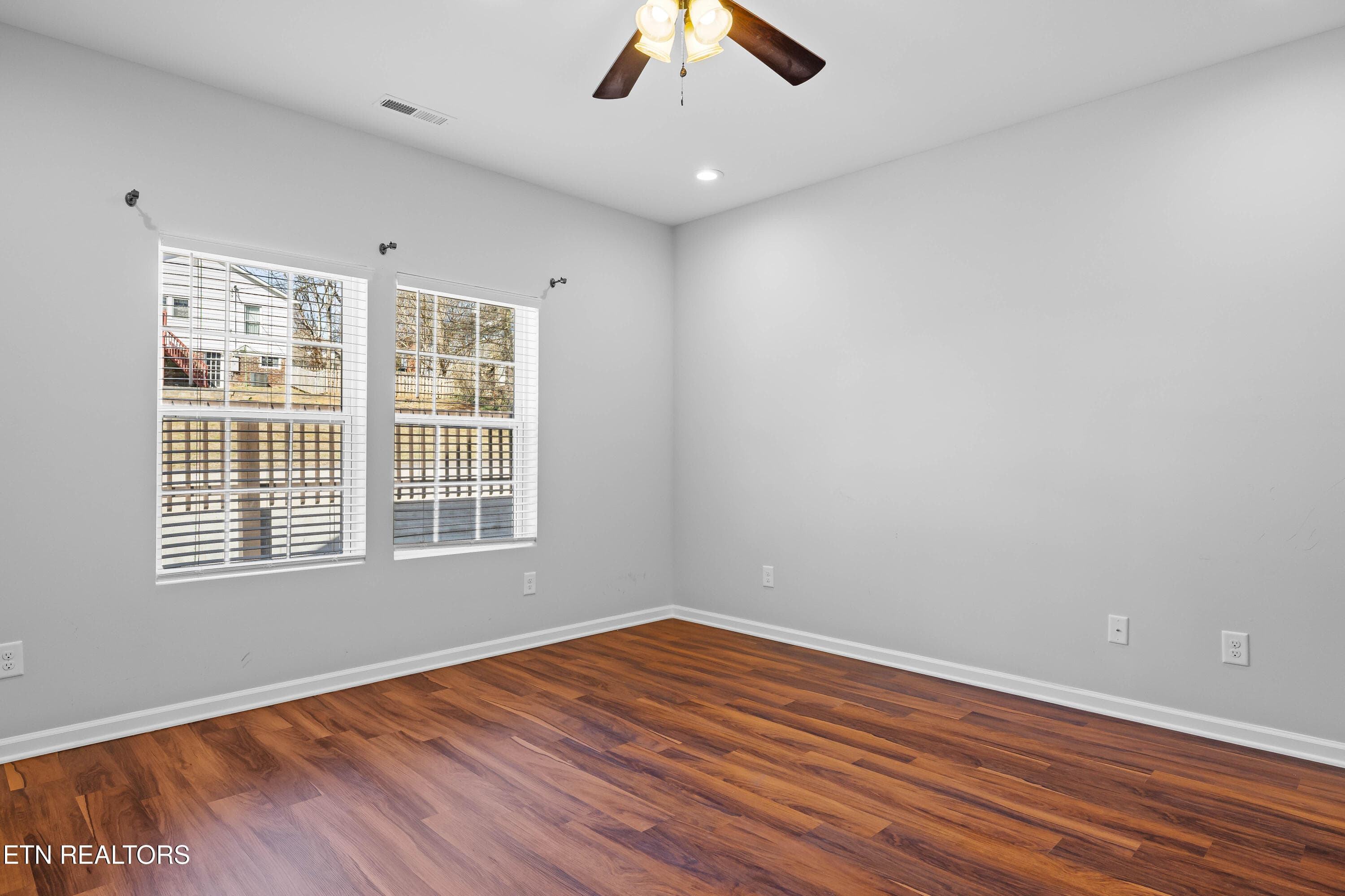 619MidlakeDrNE-17 - 619 NE Midlake Drive, Knoxville, TN 37918, Knoxville