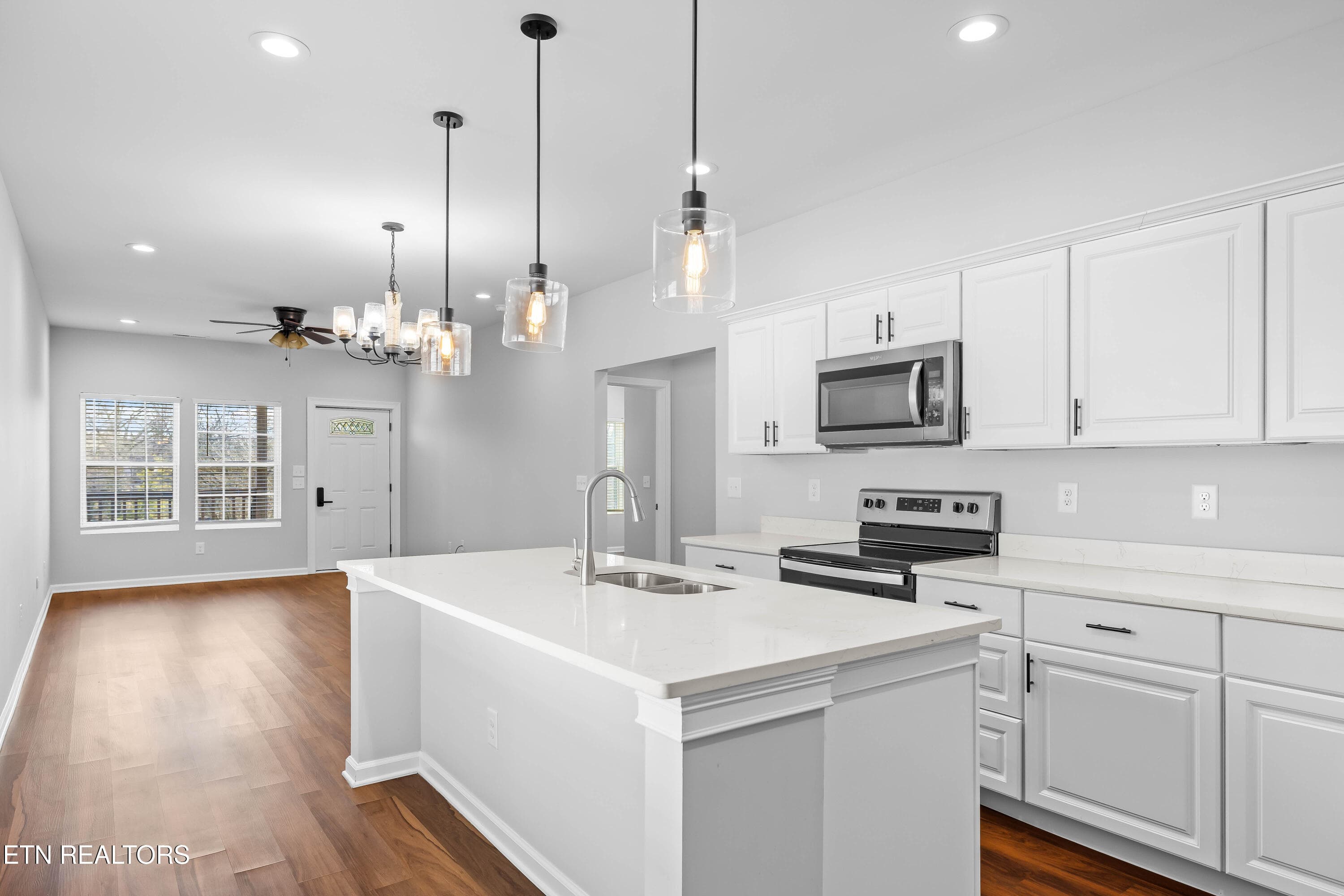 619MidlakeDrNE-23 - 619 NE Midlake Drive, Knoxville, TN 37918, Knoxville