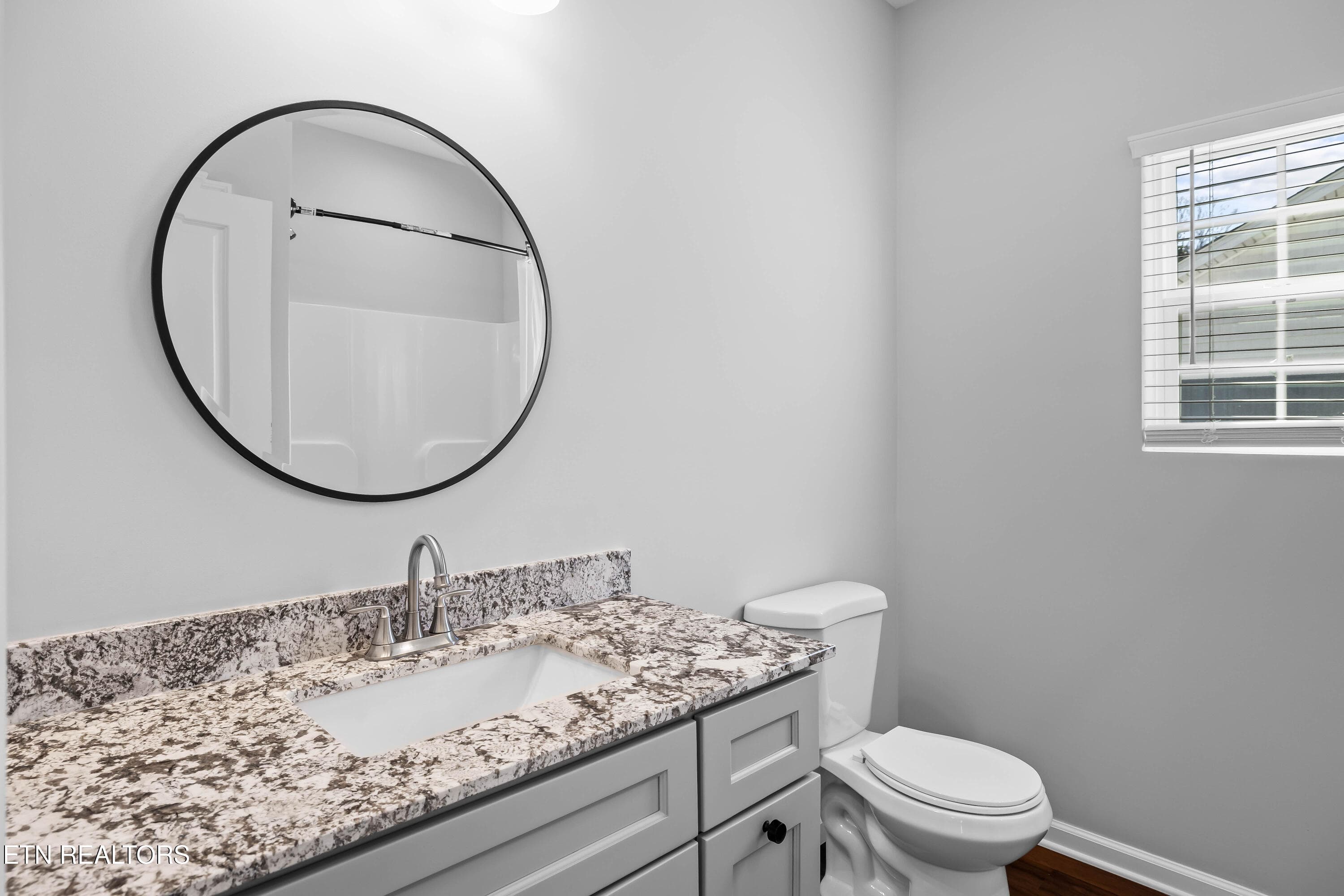 619MidlakeDrNE-26 - 619 NE Midlake Drive, Knoxville, TN 37918, Knoxville