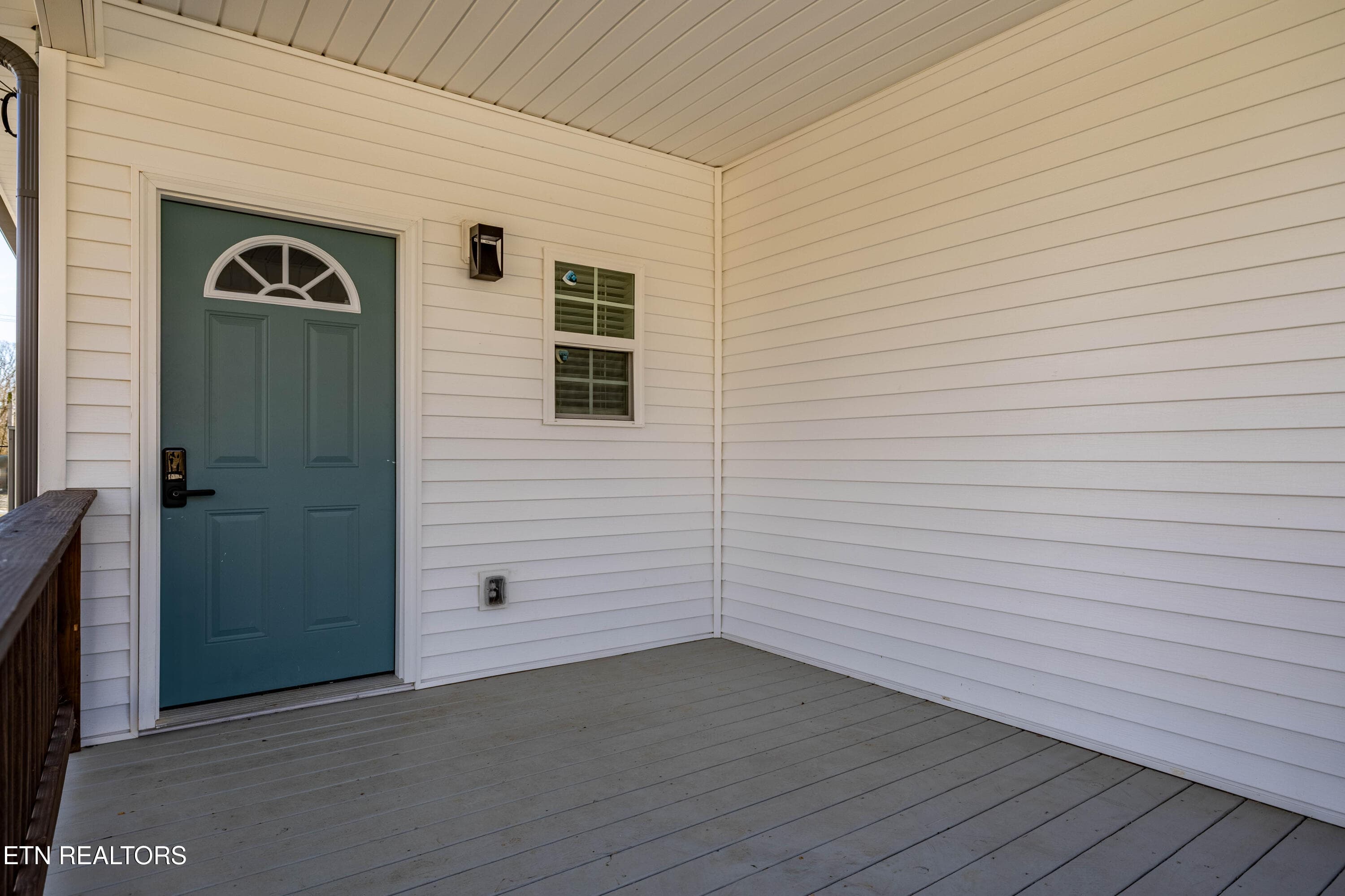 619MidlakeDrNE-35 - 619 NE Midlake Drive, Knoxville, TN 37918, Knoxville