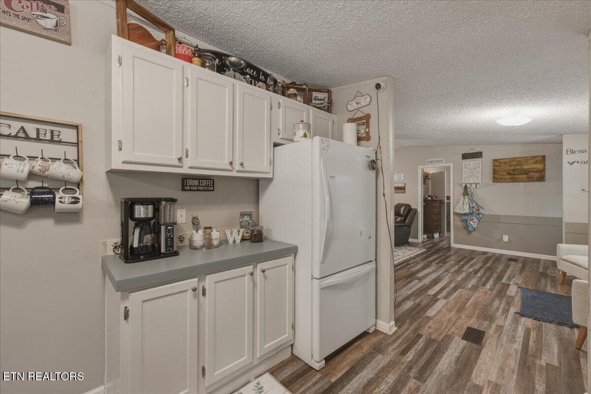 14-Kitchen - 1814 Big Gully Rd, Maryville, TN 37801
