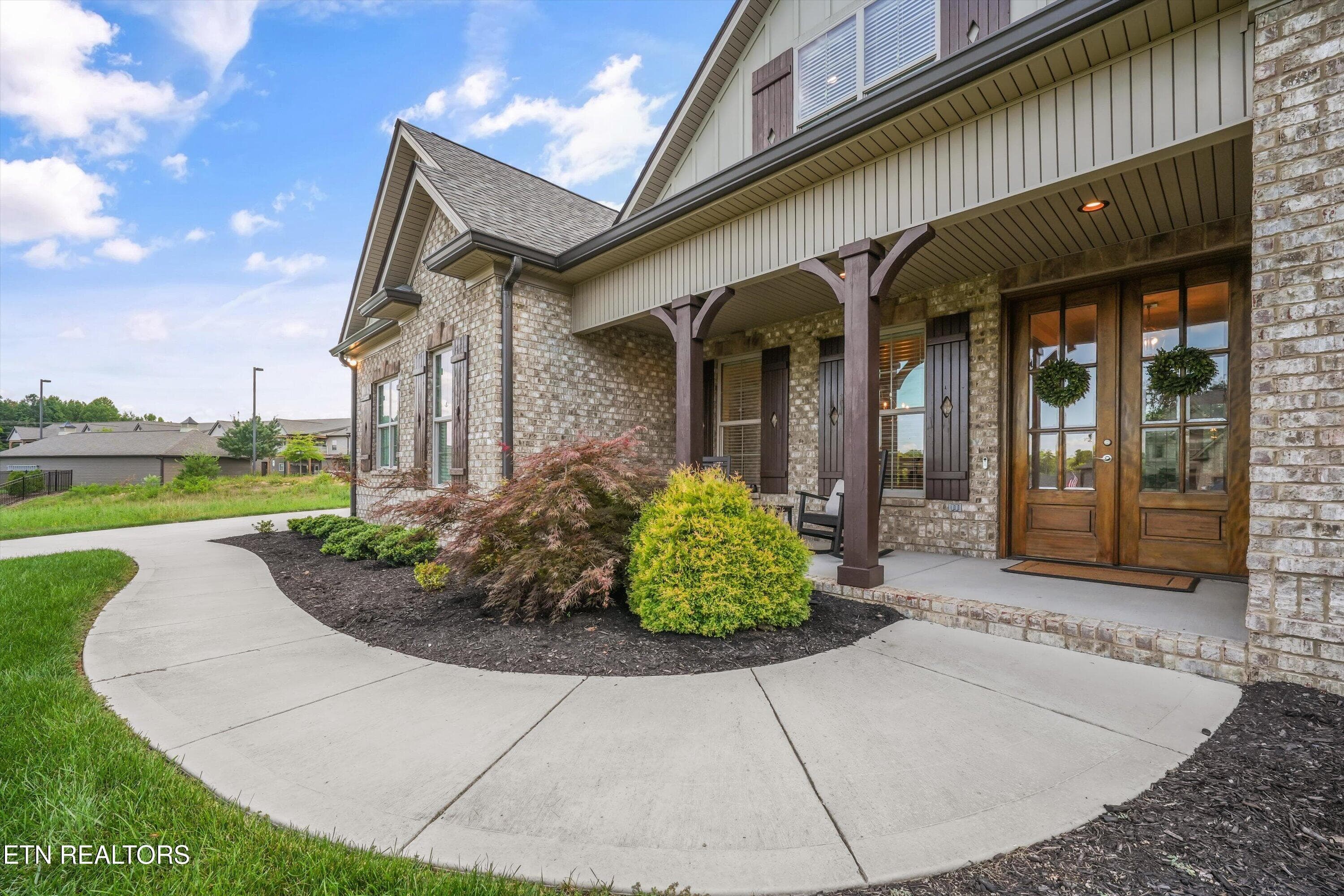 Front Porch - 7703 Madgewood Lane, Knoxville, TN 37909, Knoxville