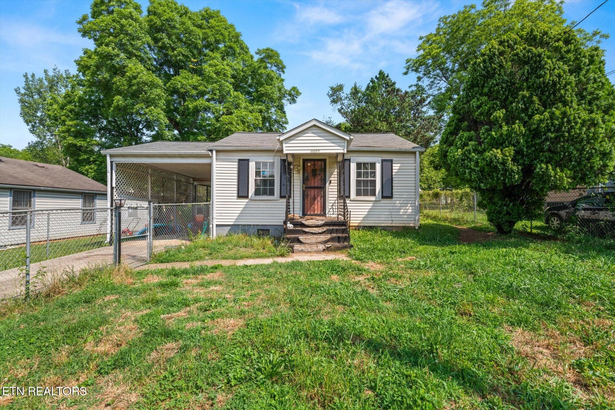 2415 Brown Ave, Knoxville, TN 37917