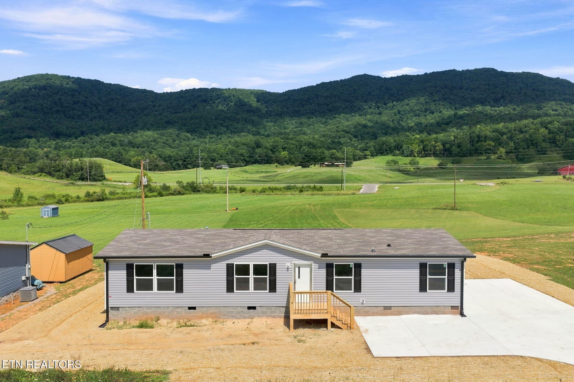 2888 Old Highway 63, Speedwell, TN 37870