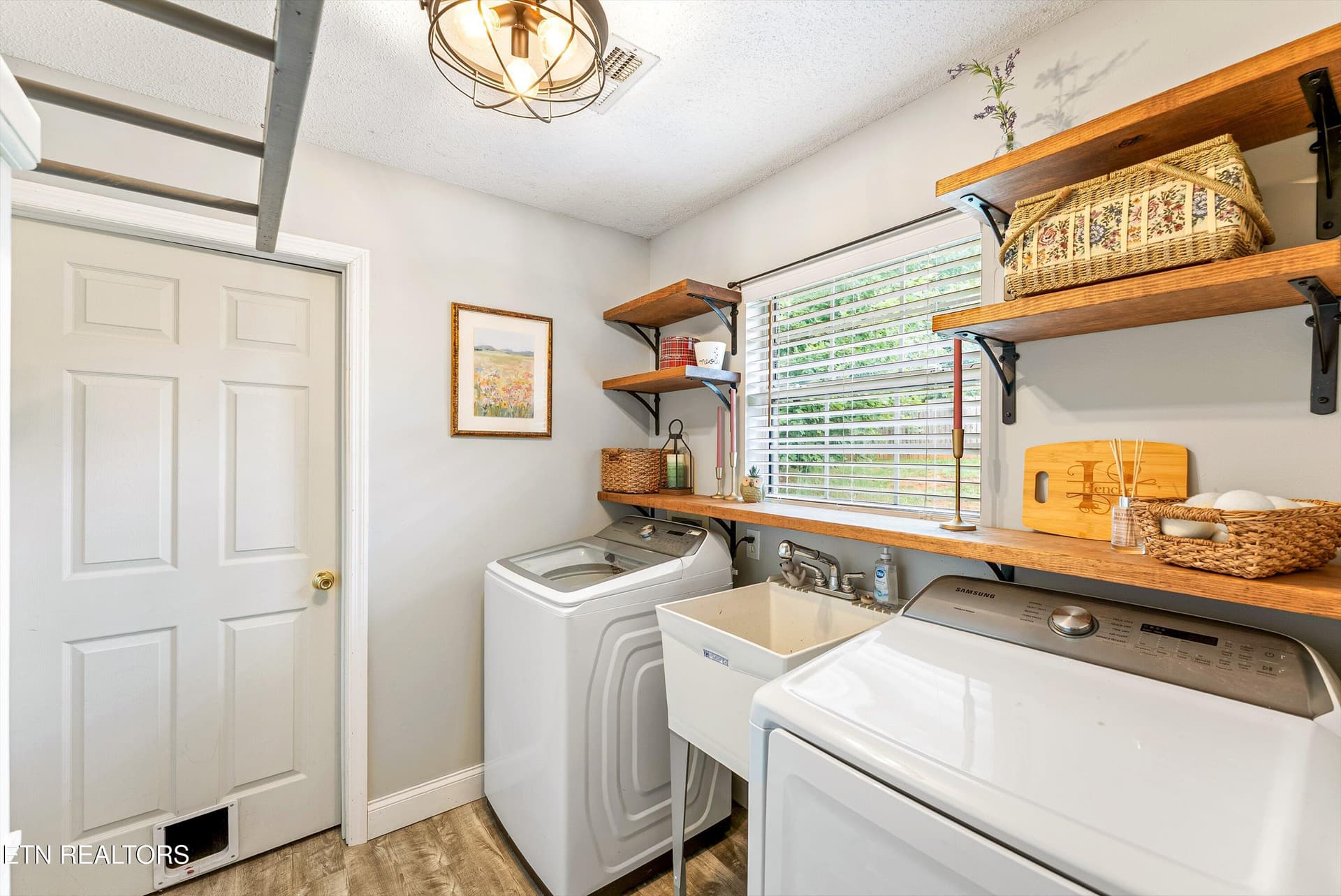 38-Washer A2 - 224 Old Clover Hill Rd, Maryville, TN 37803
