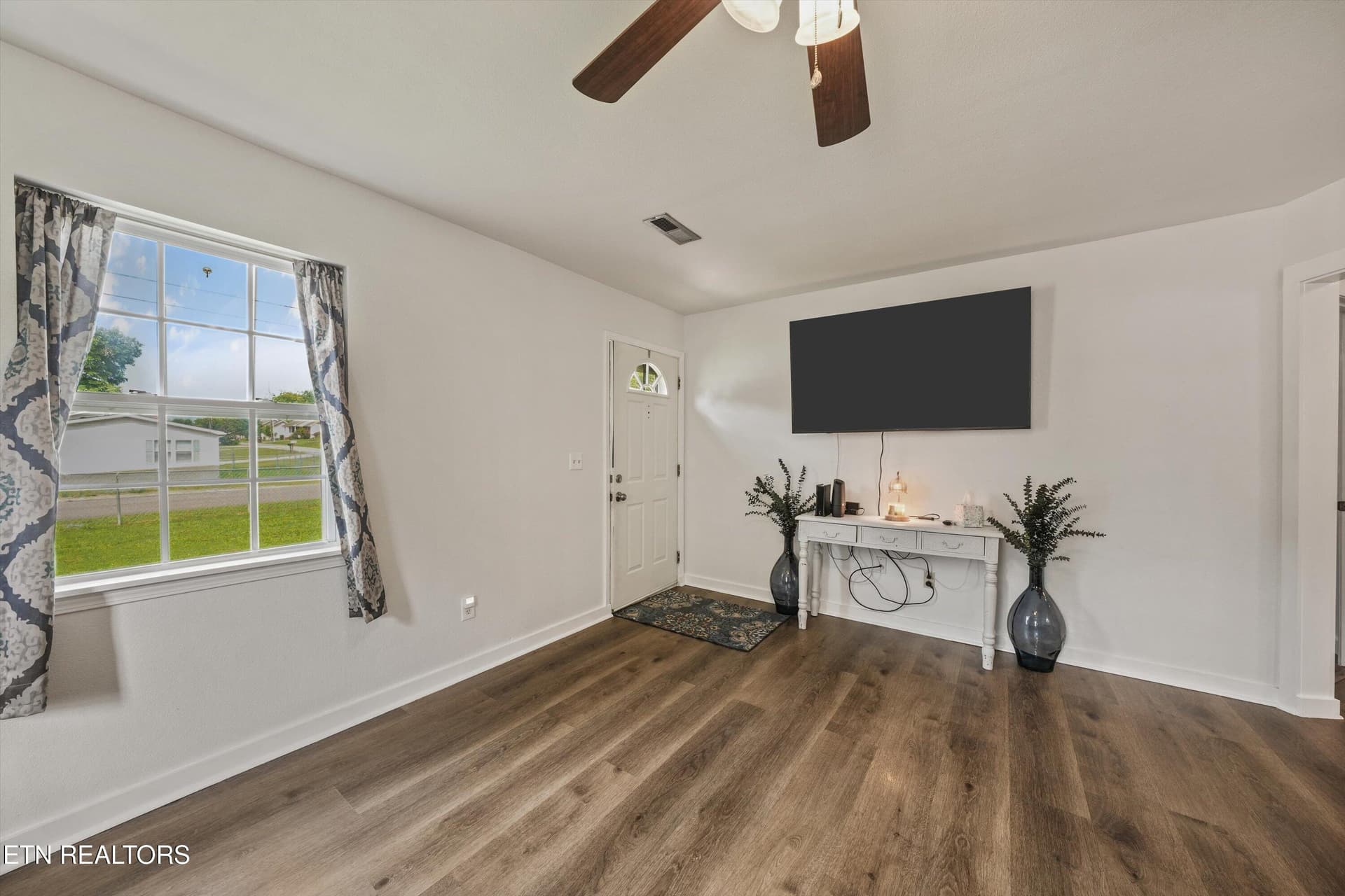 569 Monroe St - 569 Monroe St, Madisonville, TN 37354