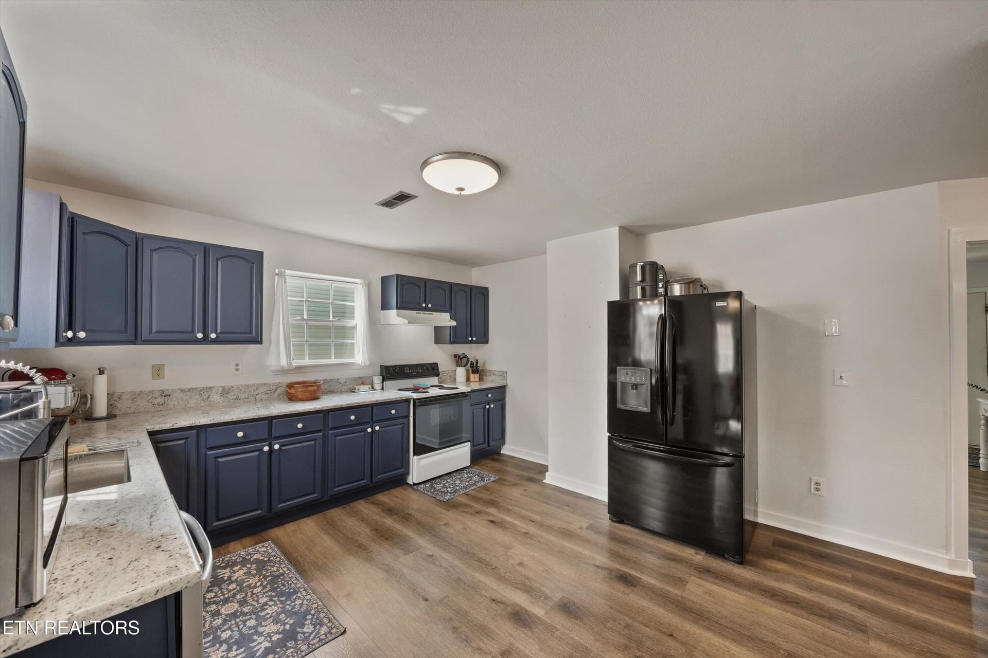 569 Monroe St - 569 Monroe St, Madisonville, TN 37354