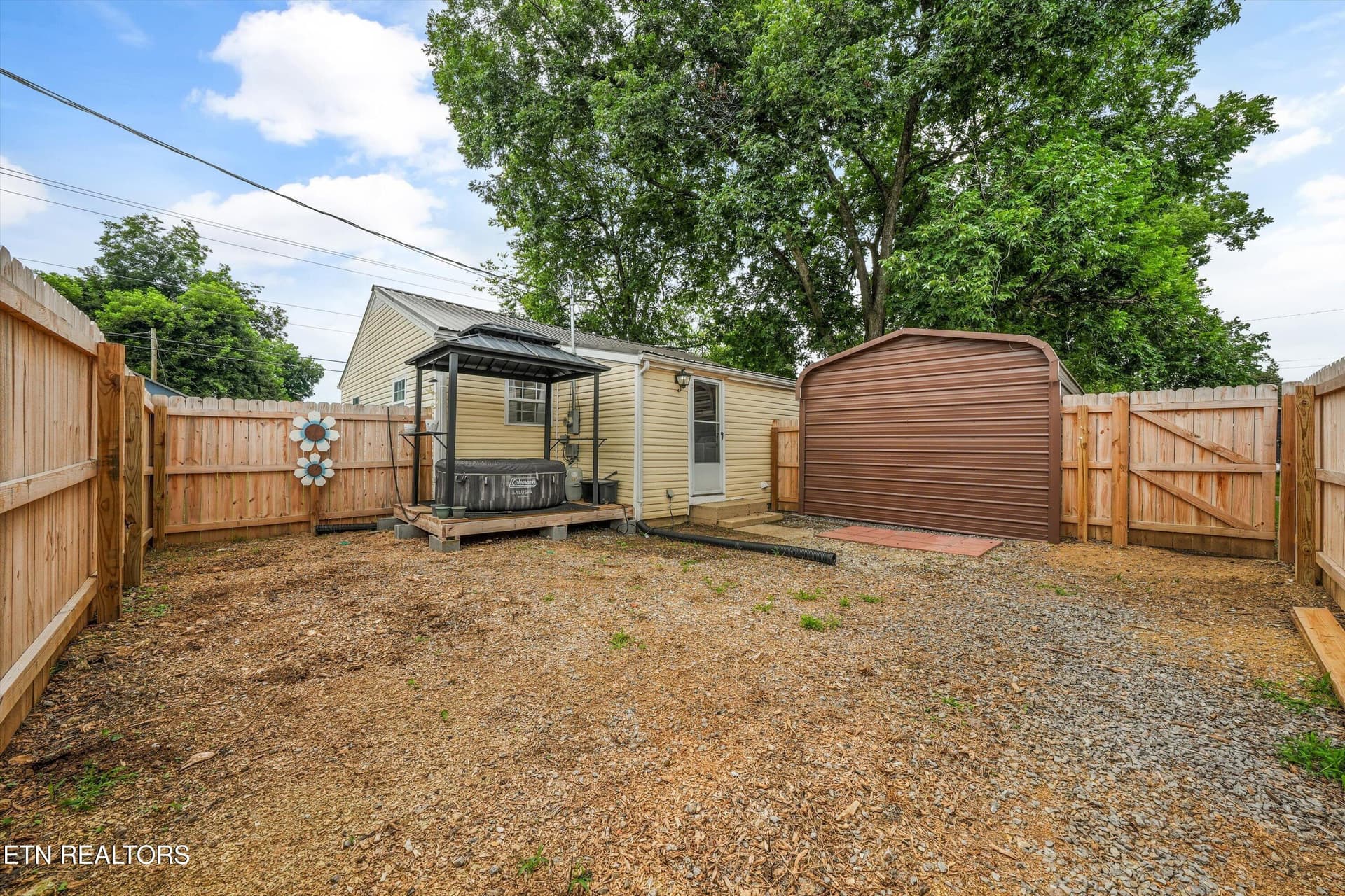 569 Monroe St - 569 Monroe St, Madisonville, TN 37354