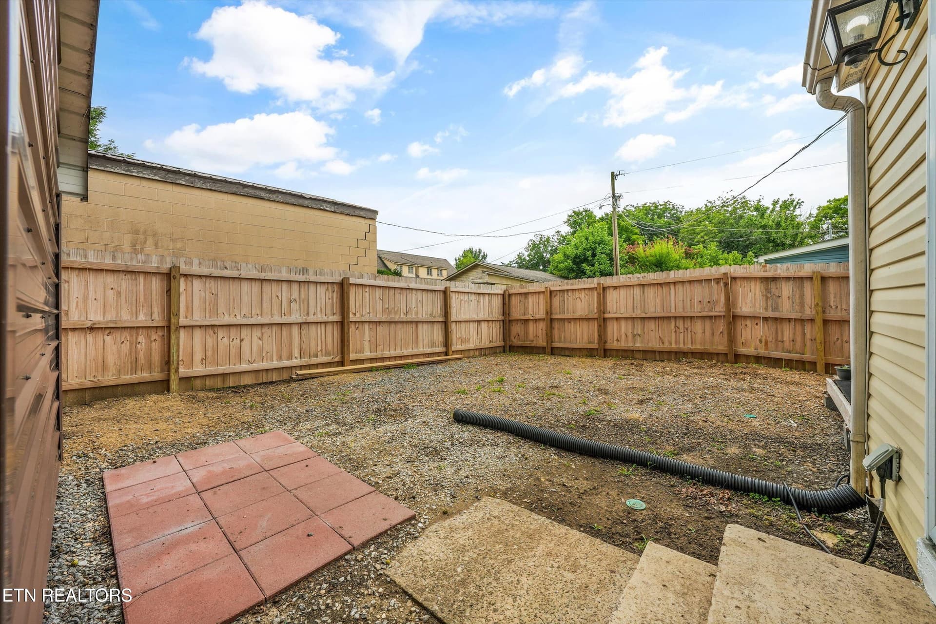 569 Monroe St - 569 Monroe St, Madisonville, TN 37354