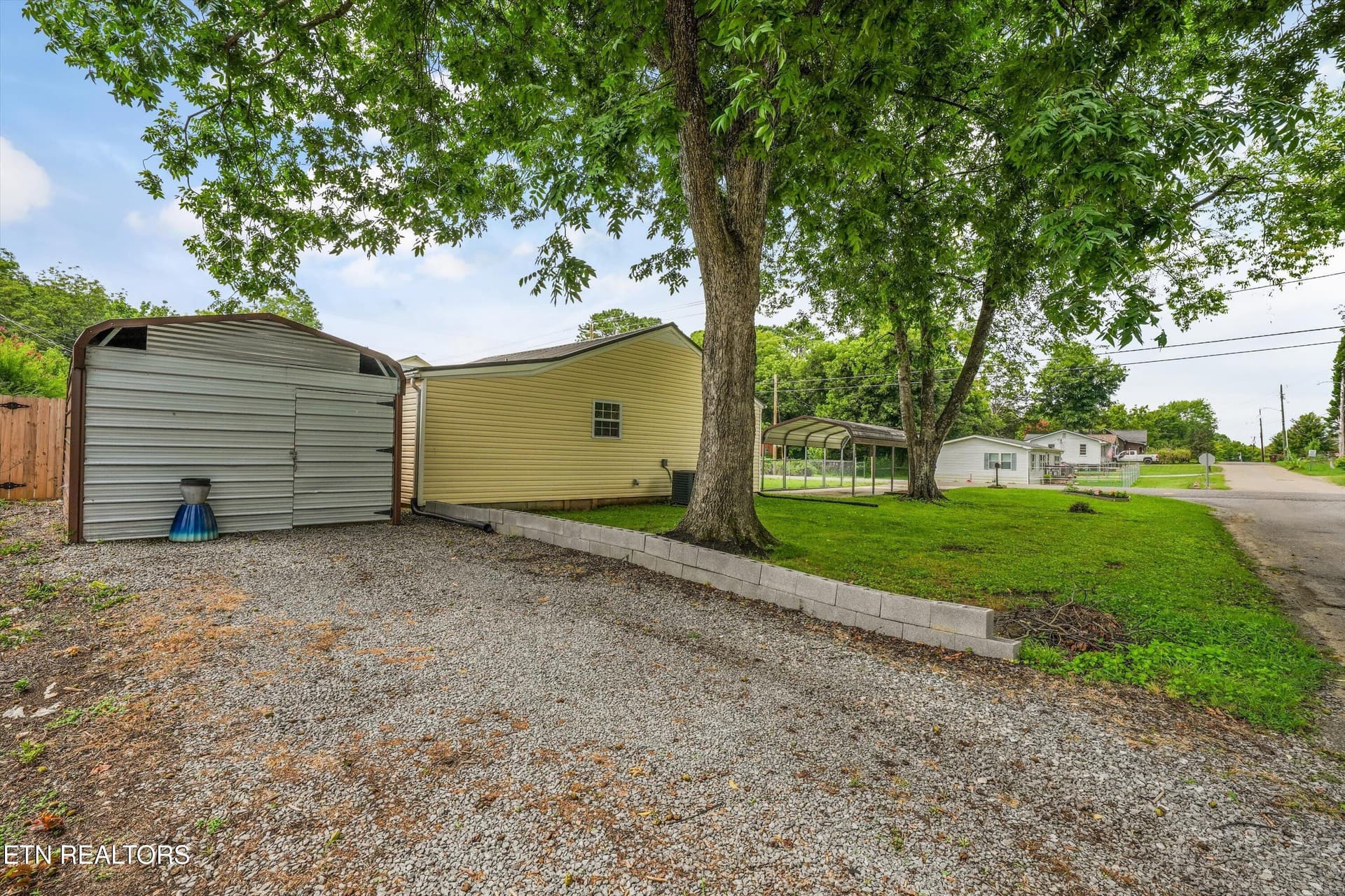 569 Monroe St - 569 Monroe St, Madisonville, TN 37354