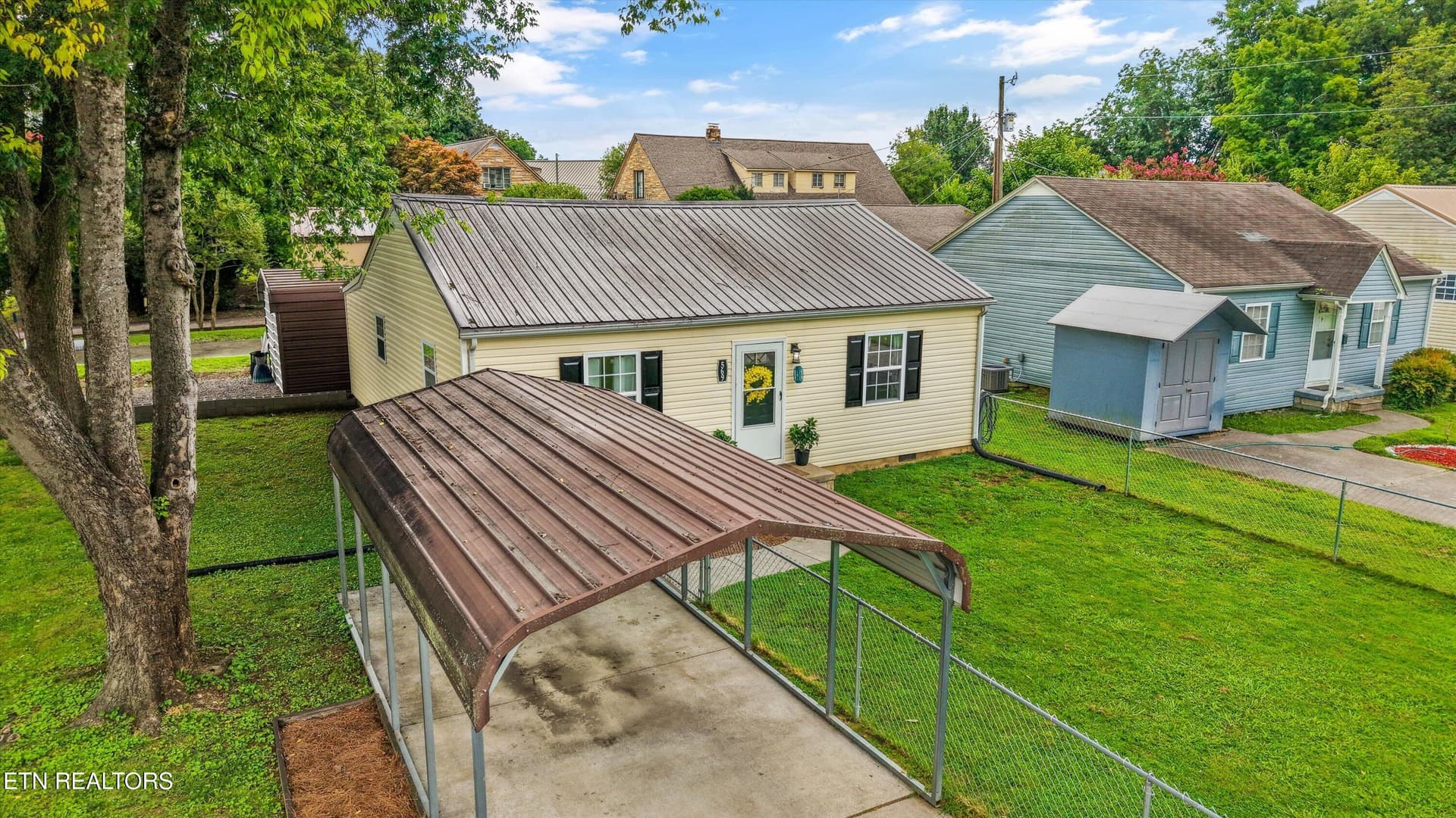 569 Monroe St - 569 Monroe St, Madisonville, TN 37354