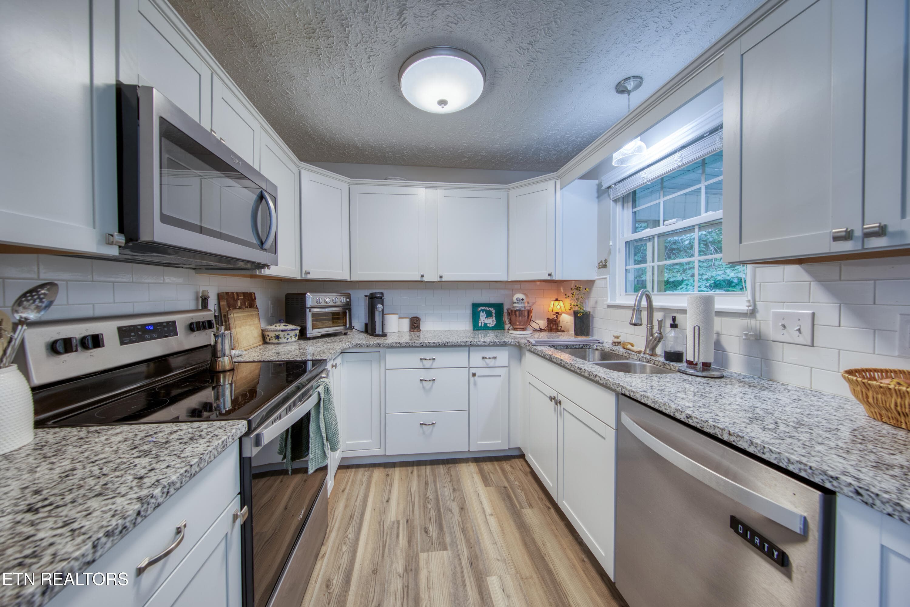 IMG_1518 - 3913 Abercorn Rd, Knoxville, TN 37921