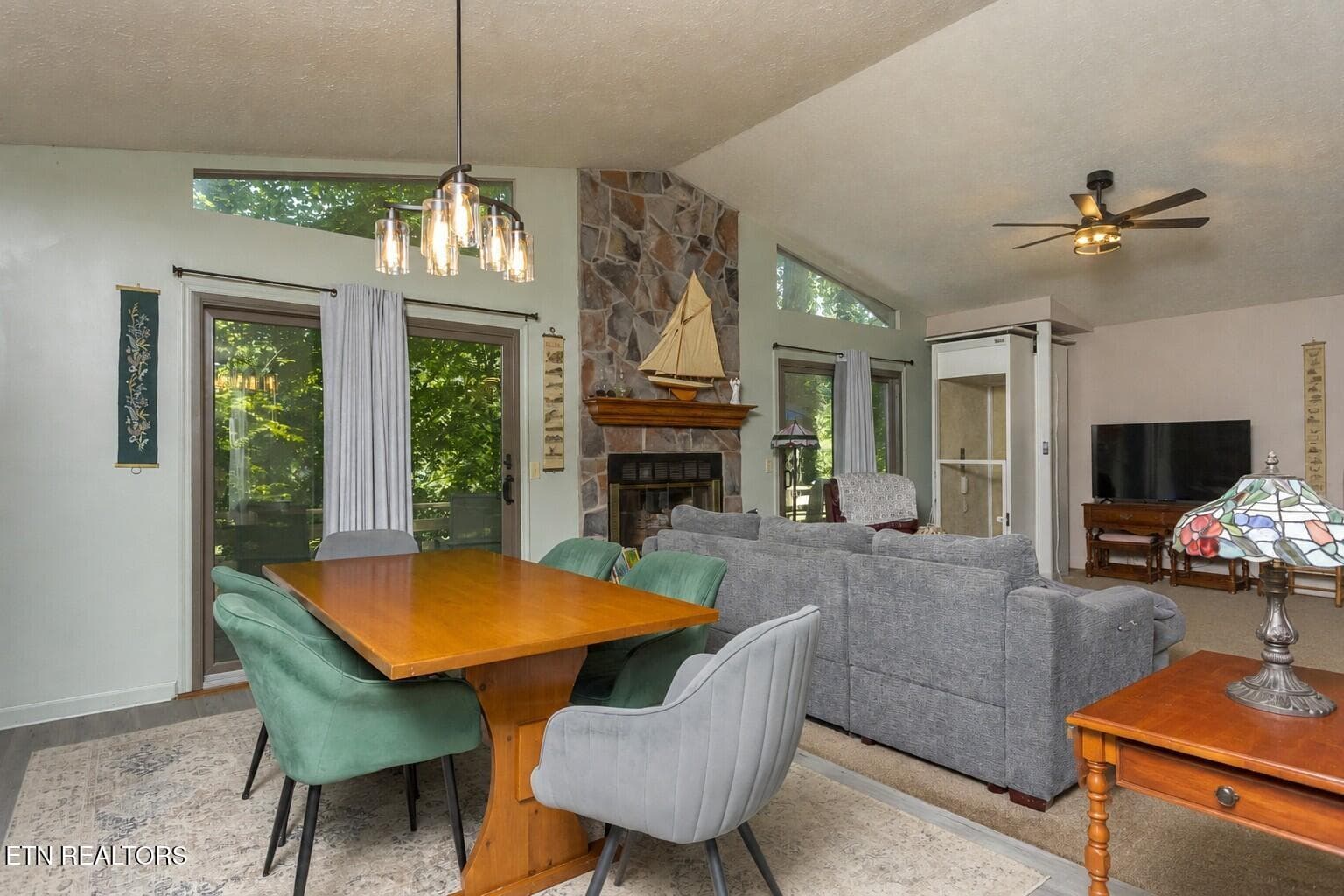 Great room dogwood - 579 Dogwood Lane, Spring City, TN 37381, Spring City