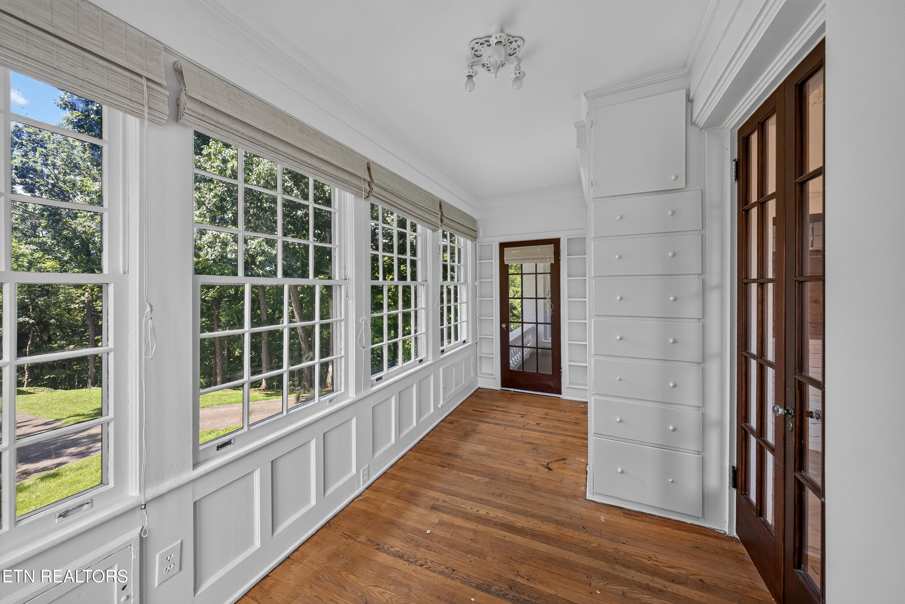 L40A7482 - 412 S Main St, Greeneville, TN 37743